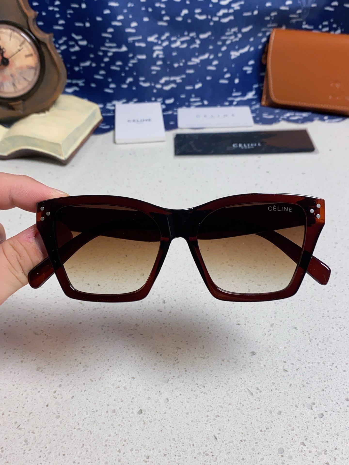 CELINE セリーヌ サングラス フラットシェイプ ファッション アイウェア 防曇 UVカット 紫外線カット 6色展開 - 画像 7