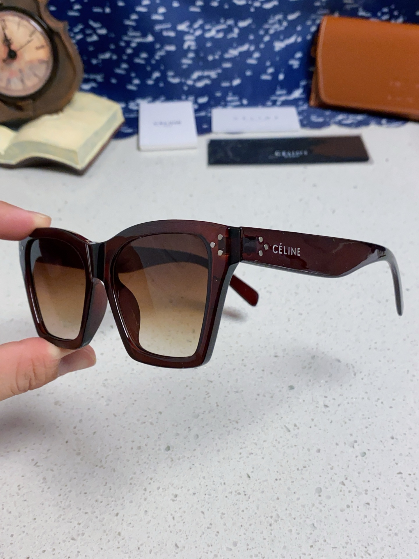 CELINE セリーヌ サングラス フラットシェイプ ファッション アイウェア 防曇 UVカット 紫外線カット 6色展開 - 画像 9