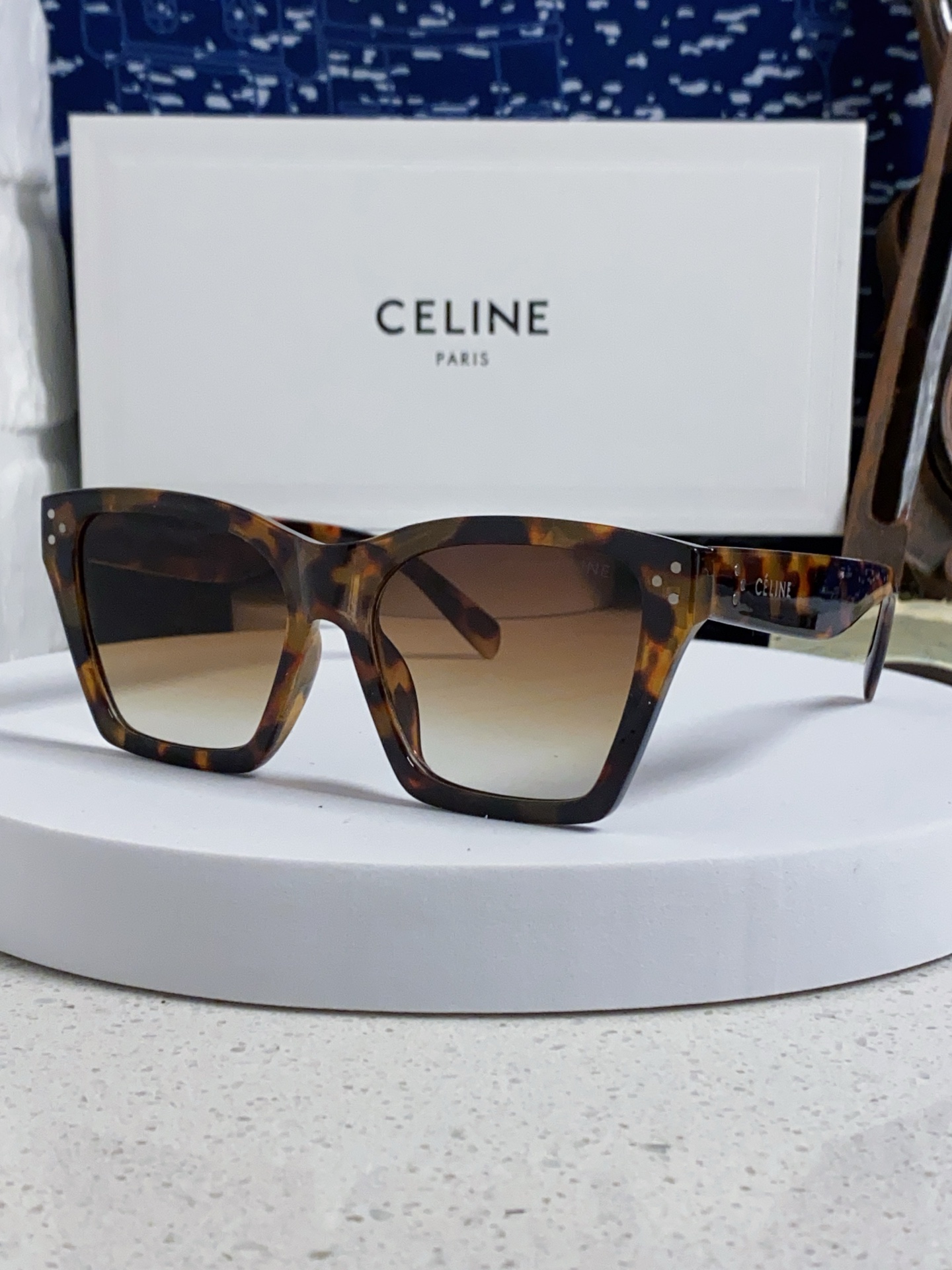 CELINE セリーヌ サングラス フラットシェイプ フレーム 防紫外線 メンズ レディース ピンク ホワイト ブラック マーブル チャコール ブラウン 多色展開 - 画像 6