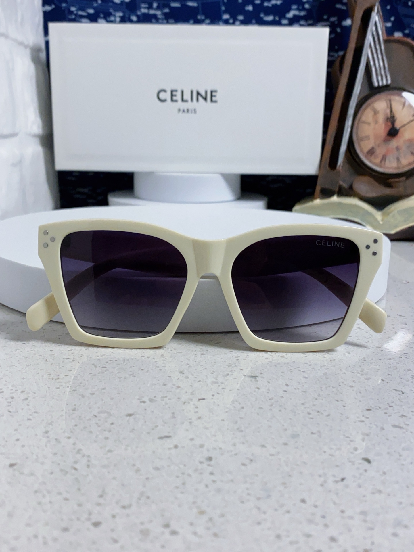 CELINE セリーヌ サングラス 2025新作 サイズ:P125 防紫外線 フラットサングラス 白色 多色展開 - 画像 2