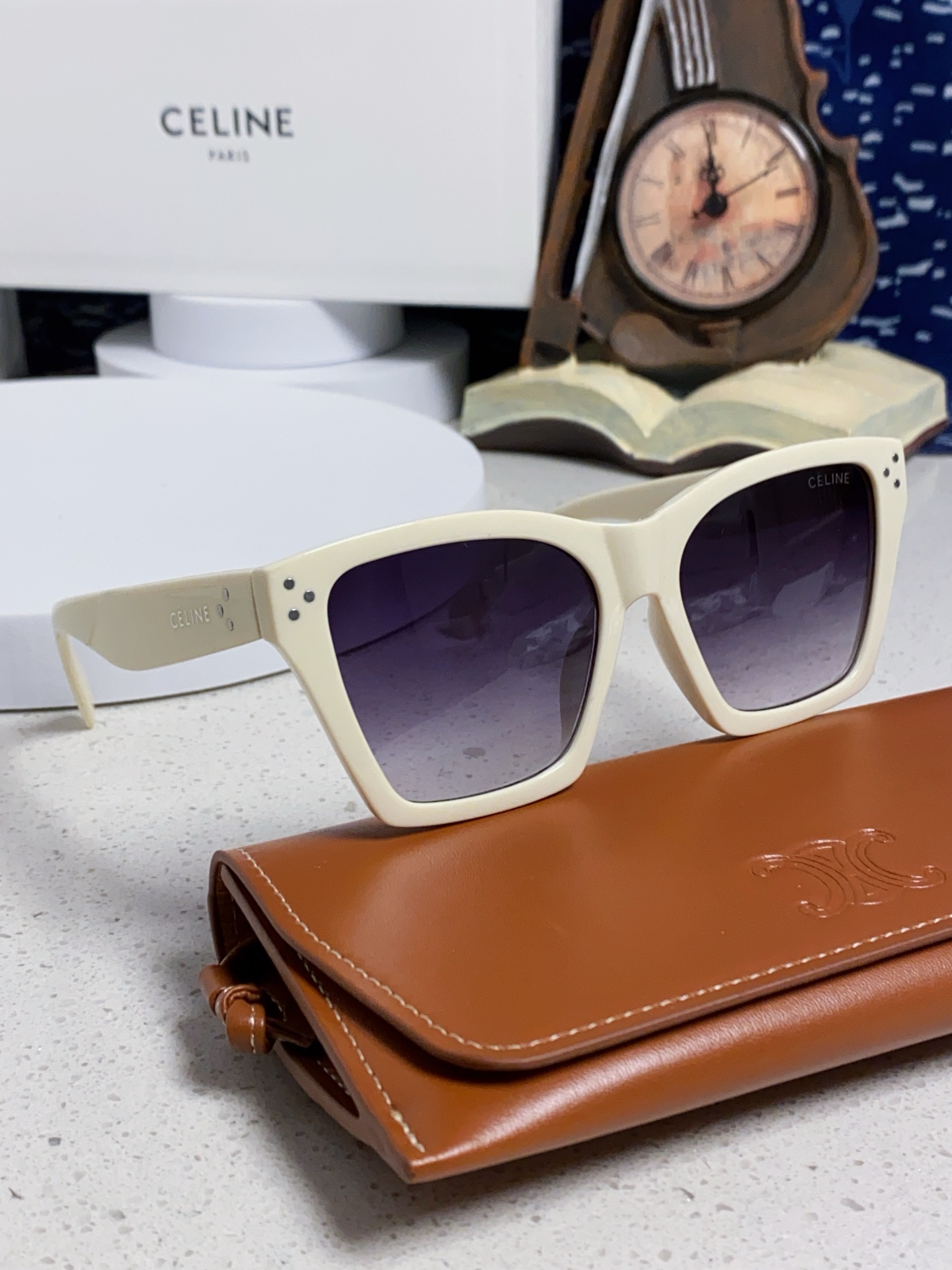 CELINE セリーヌ サングラス 2025新作 サイズ:P125 防紫外線 フラットサングラス 白色 多色展開 - 画像 3