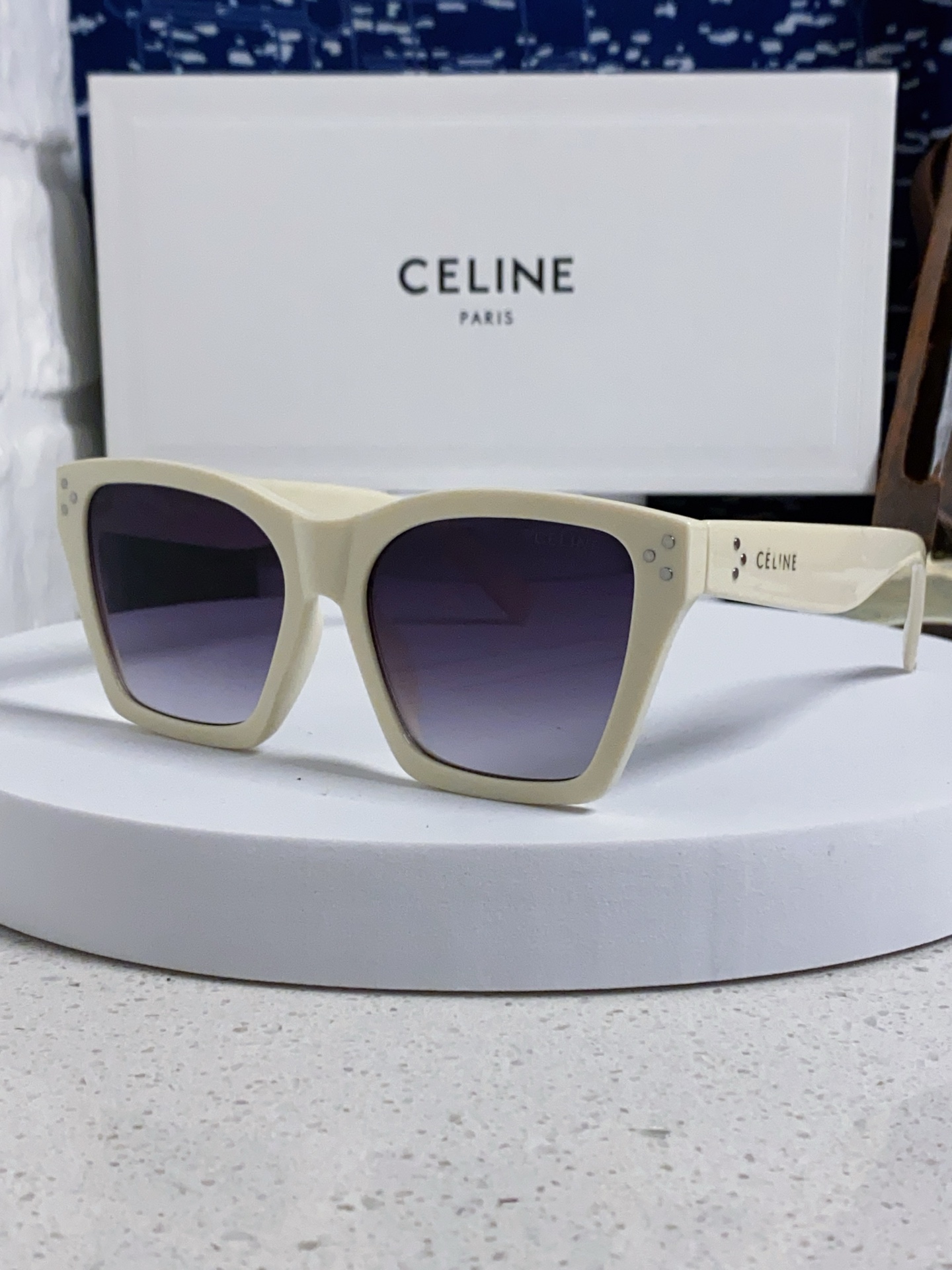 CELINE セリーヌ サングラス 2025新作 サイズ:P125 防紫外線 フラットサングラス 白色 多色展開 - 画像 6