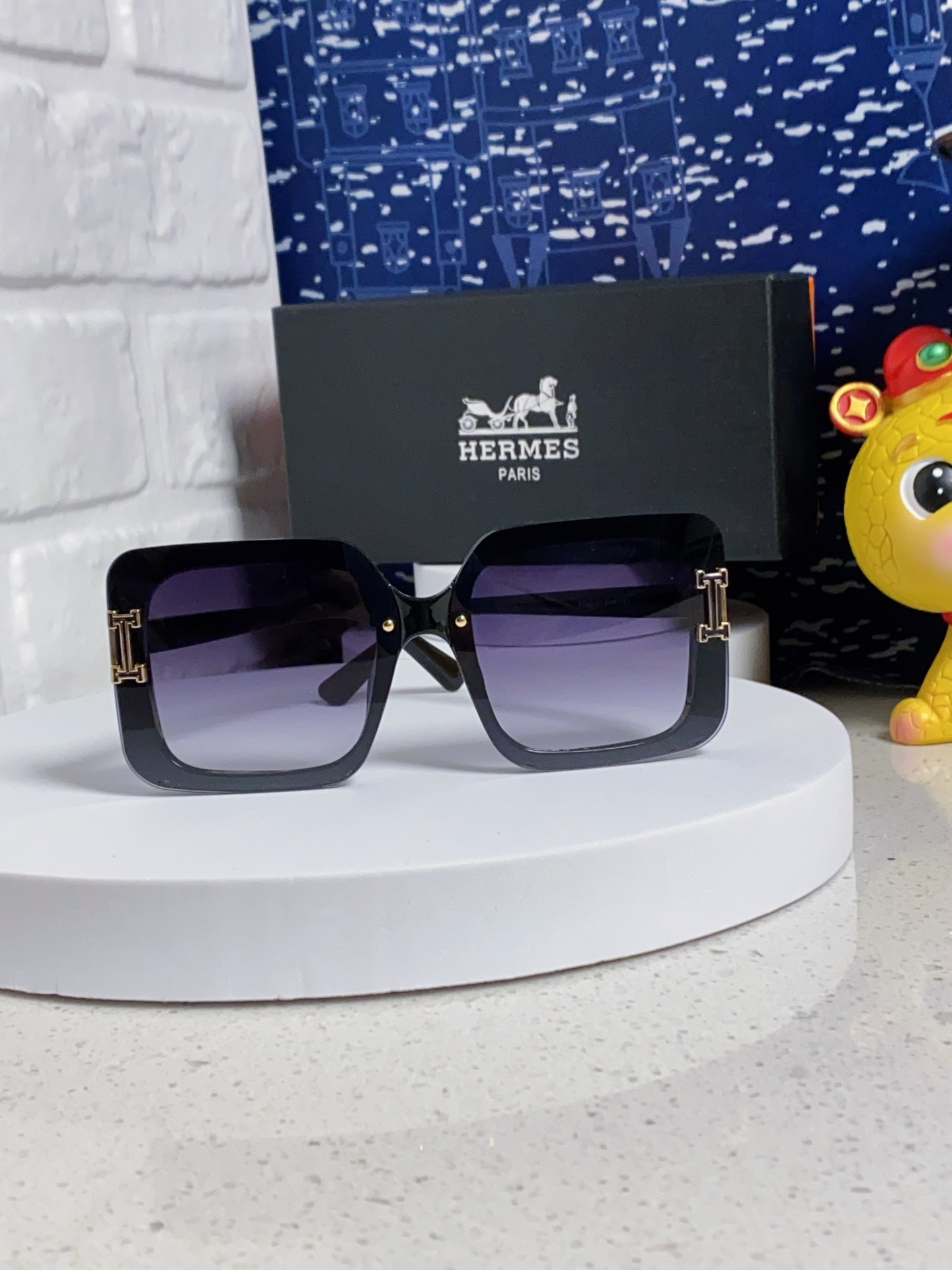 HERMES ヘルメス サングラス 大きめ フレーム 高級感 フレーム レディース メンズ 男女兼用 ブラック 2025年モデル サングラス 31170 - 画像 3