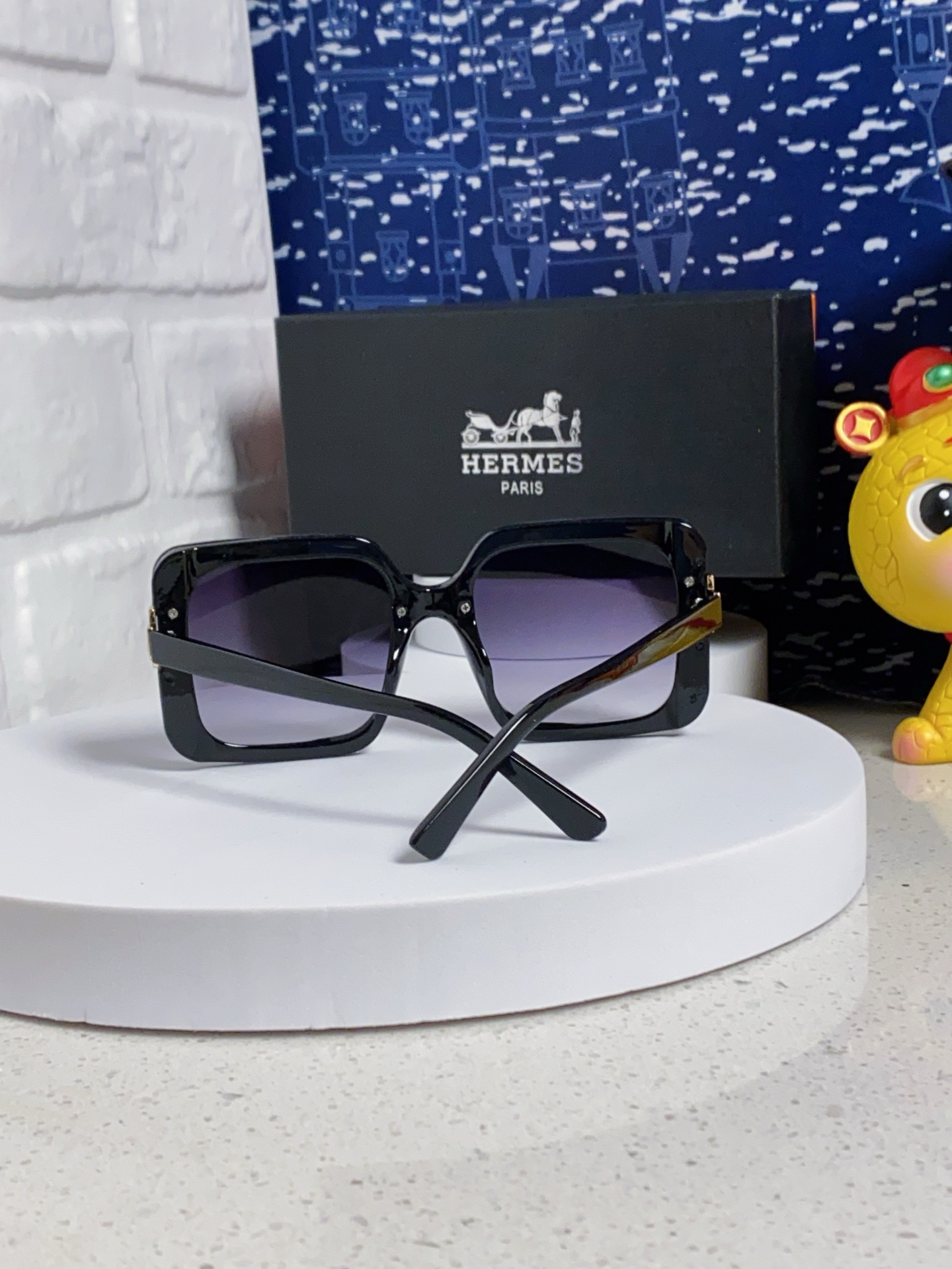 HERMES ヘルメス サングラス 大きめ フレーム 高級感 フレーム レディース メンズ 男女兼用 ブラック 2025年モデル サングラス 31170 - 画像 4