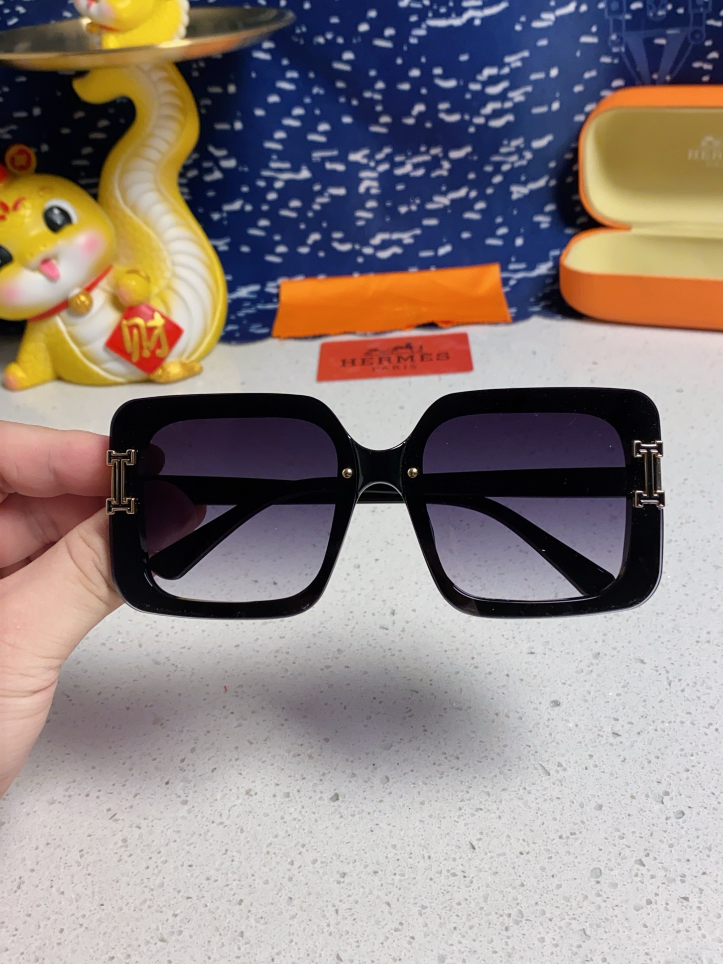 HERMES ヘルメス サングラス 大きめ フレーム 高級感 フレーム レディース メンズ 男女兼用 ブラック 2025年モデル サングラス 31170 - 画像 5