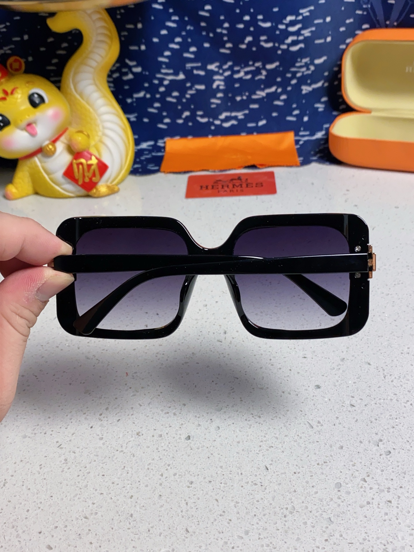 HERMES ヘルメス サングラス 大きめ フレーム 高級感 フレーム レディース メンズ 男女兼用 ブラック 2025年モデル サングラス 31170 - 画像 6
