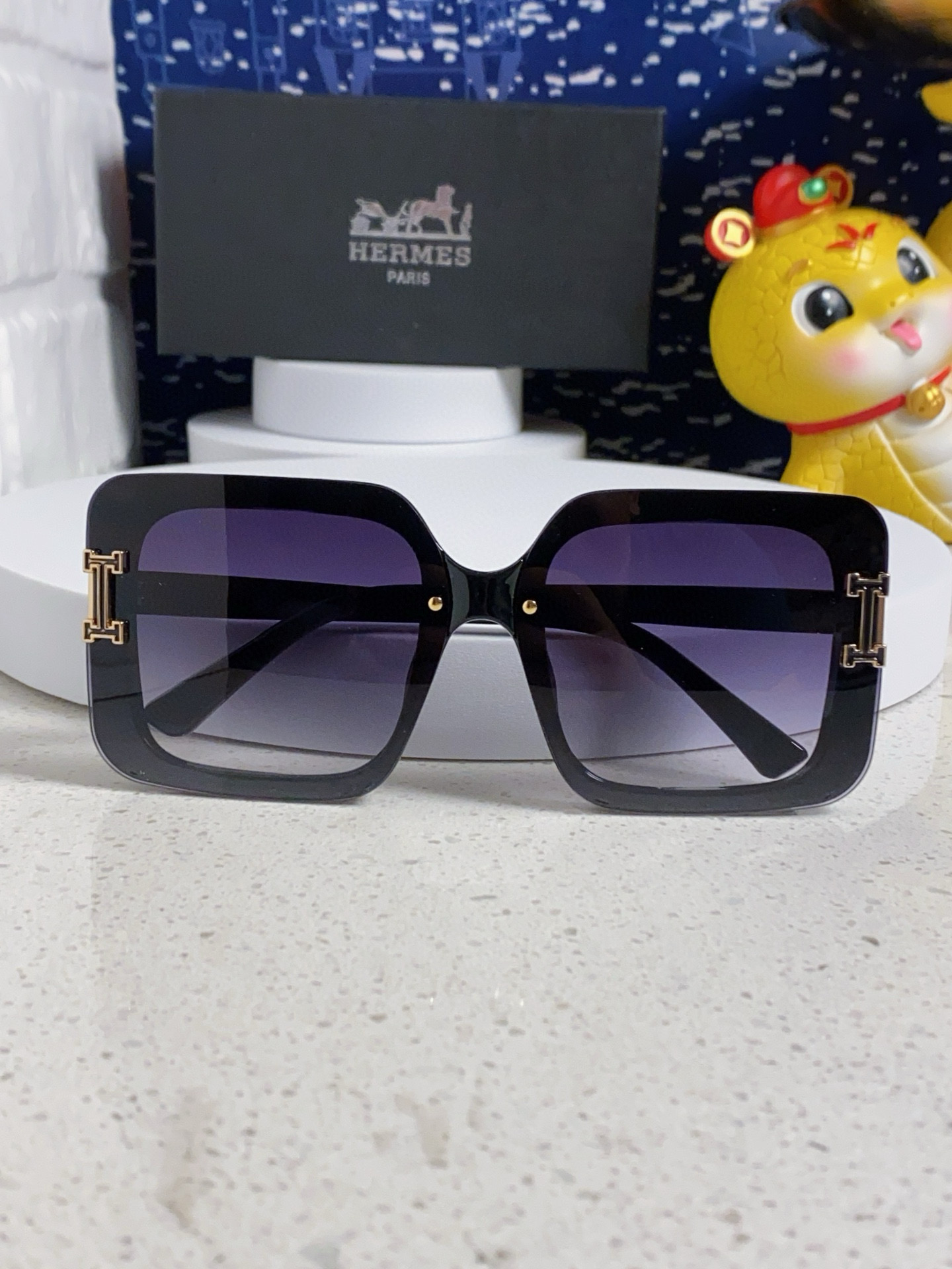 HERMES ヘルメス サングラス 大きめ フレーム 高級感 フレーム レディース メンズ 男女兼用 ブラック 2025年モデル サングラス 31170 - 画像 8
