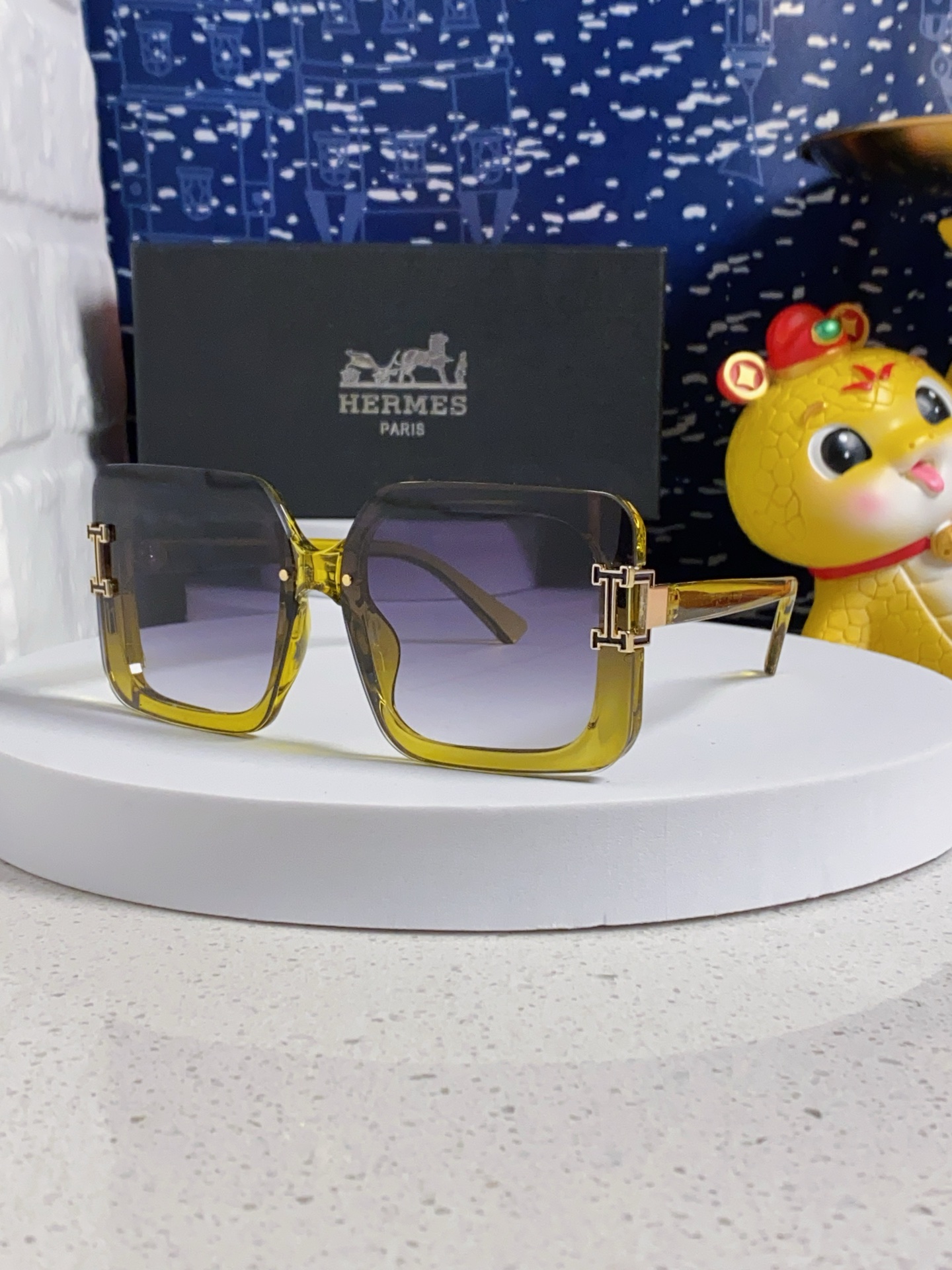 HERMES ランズ サングラス フレーム サイズ調整可能 高級感 メンズ レディース ブラック レッド グリーン イエロー ブラウン 多色展開