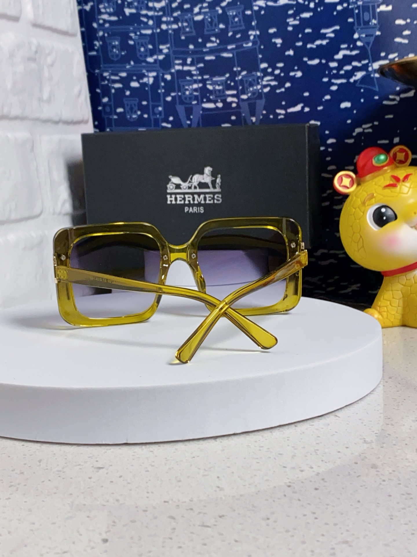 HERMES ランズ サングラス フレーム サイズ調整可能 高級感 メンズ レディース ブラック レッド グリーン イエロー ブラウン 多色展開 - 画像 4