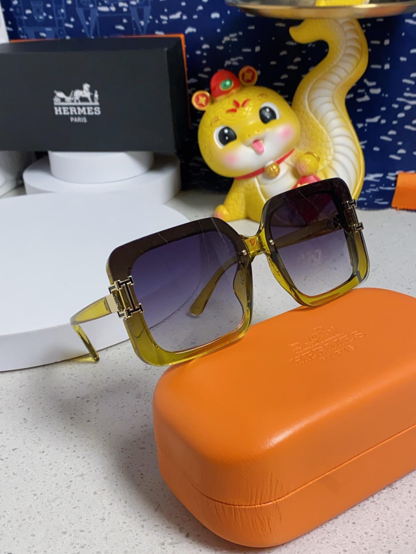 HERMES ランズ サングラス フレーム サイズ調整可能 高級感 メンズ レディース ブラック レッド グリーン イエロー ブラウン 多色展開 - 画像 9