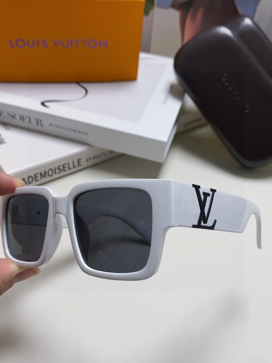 LV ルイヴィトン サングラス フレーム メンズ レディース ファッション レトロ モデル 31187 白 黒 多色展開 - 画像 7