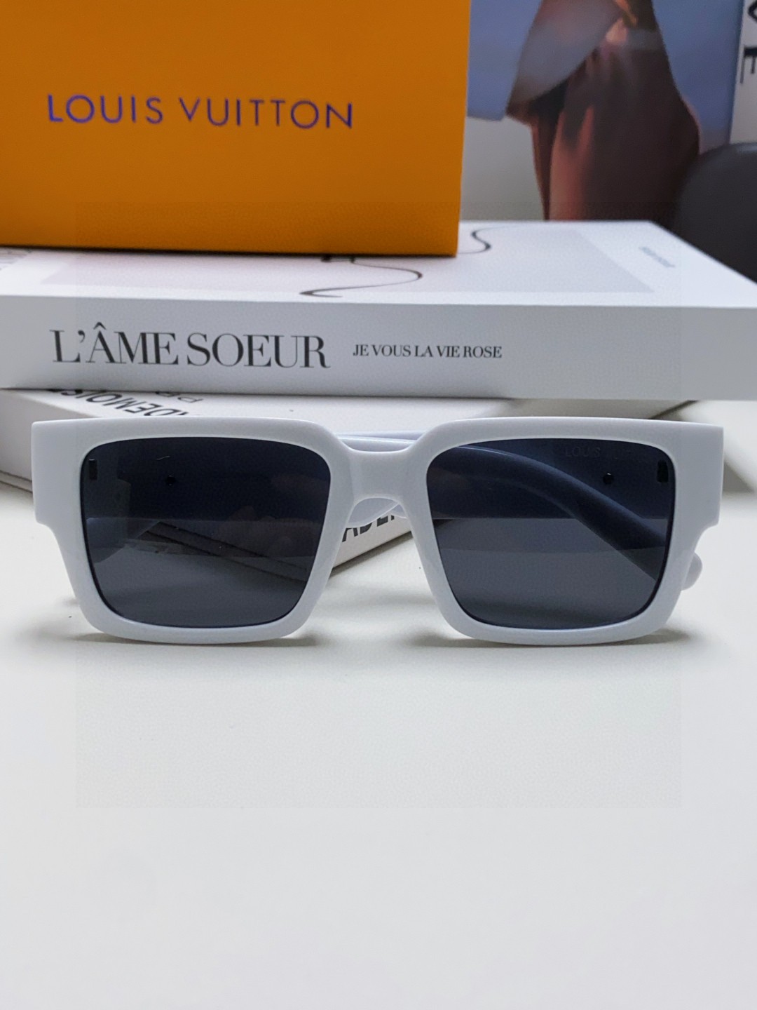 LOUIS VUITTON ルイヴィトン サングラス フレーム シリコン メンズ レディース ホワイト ブラック 多色展開 - 画像 8