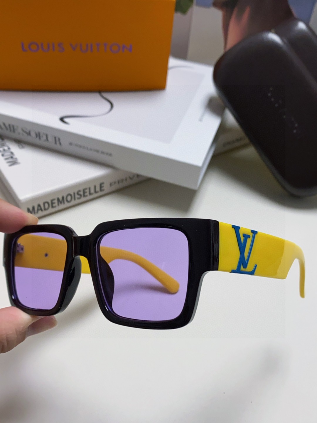 P125 LV 路易威登 新款太阳眼镜复古个性前卫 墨镜模特款高质感板材高品质方框_31190 - 画像 7
