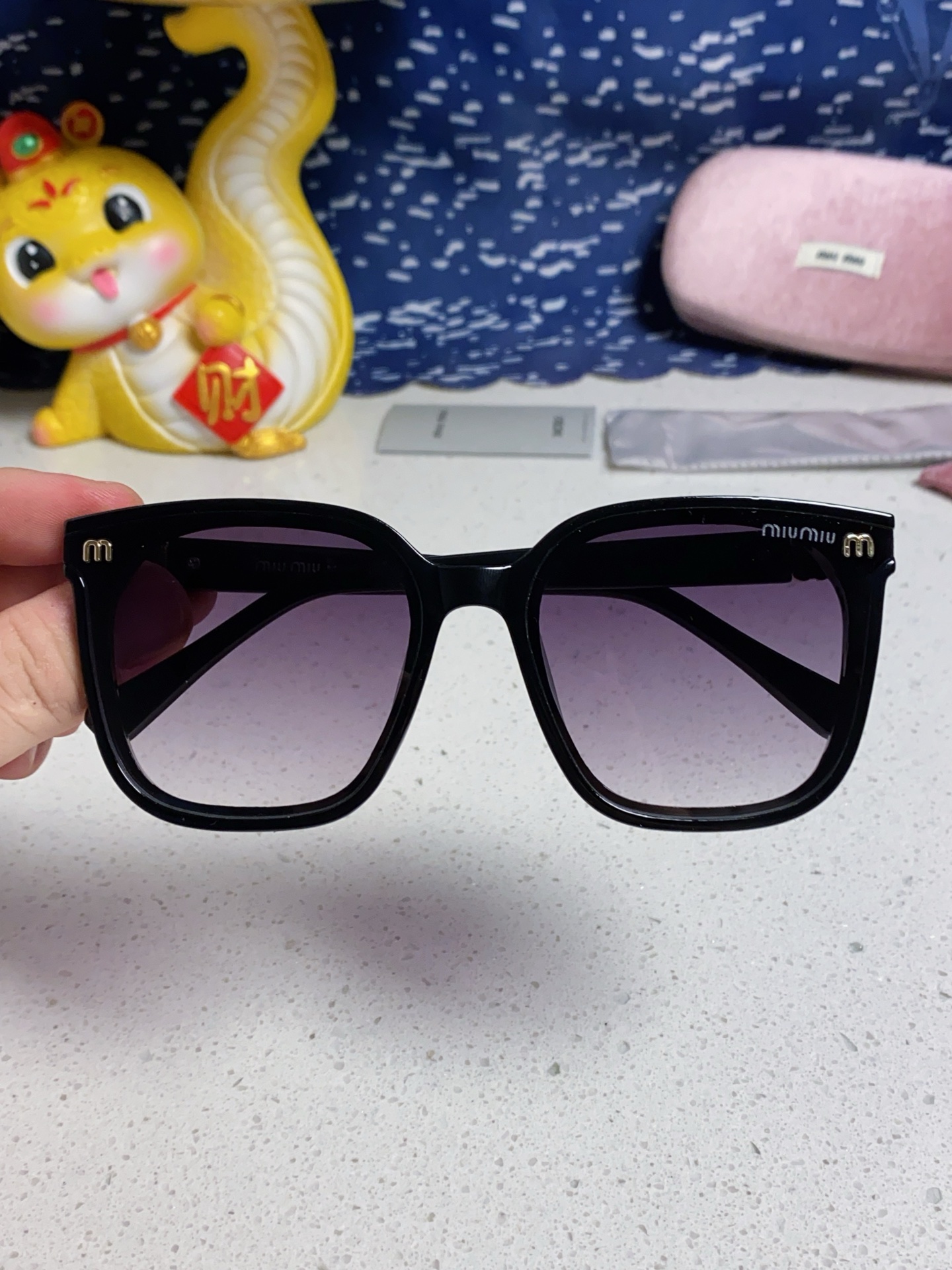 MIU MIU ミウミウ サングラス フラットレンズ 通勤 レディース ブラック 多色展開 - 画像 7