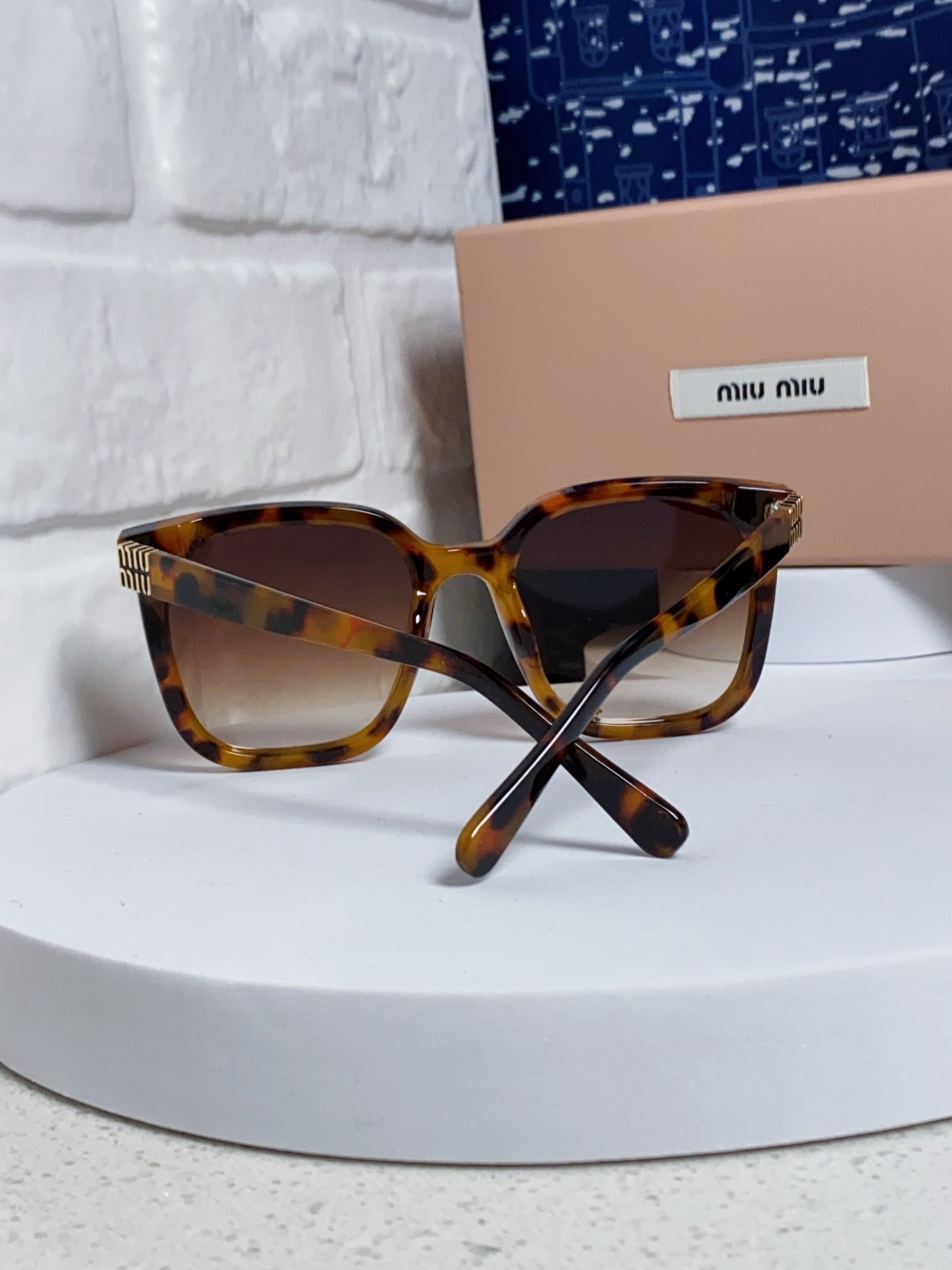 MIU MIU ミュウミュウ サングラス フレーム グラデーション レディース 防紫外線 トート柄 トート フレーム 多色展開 - 画像 5