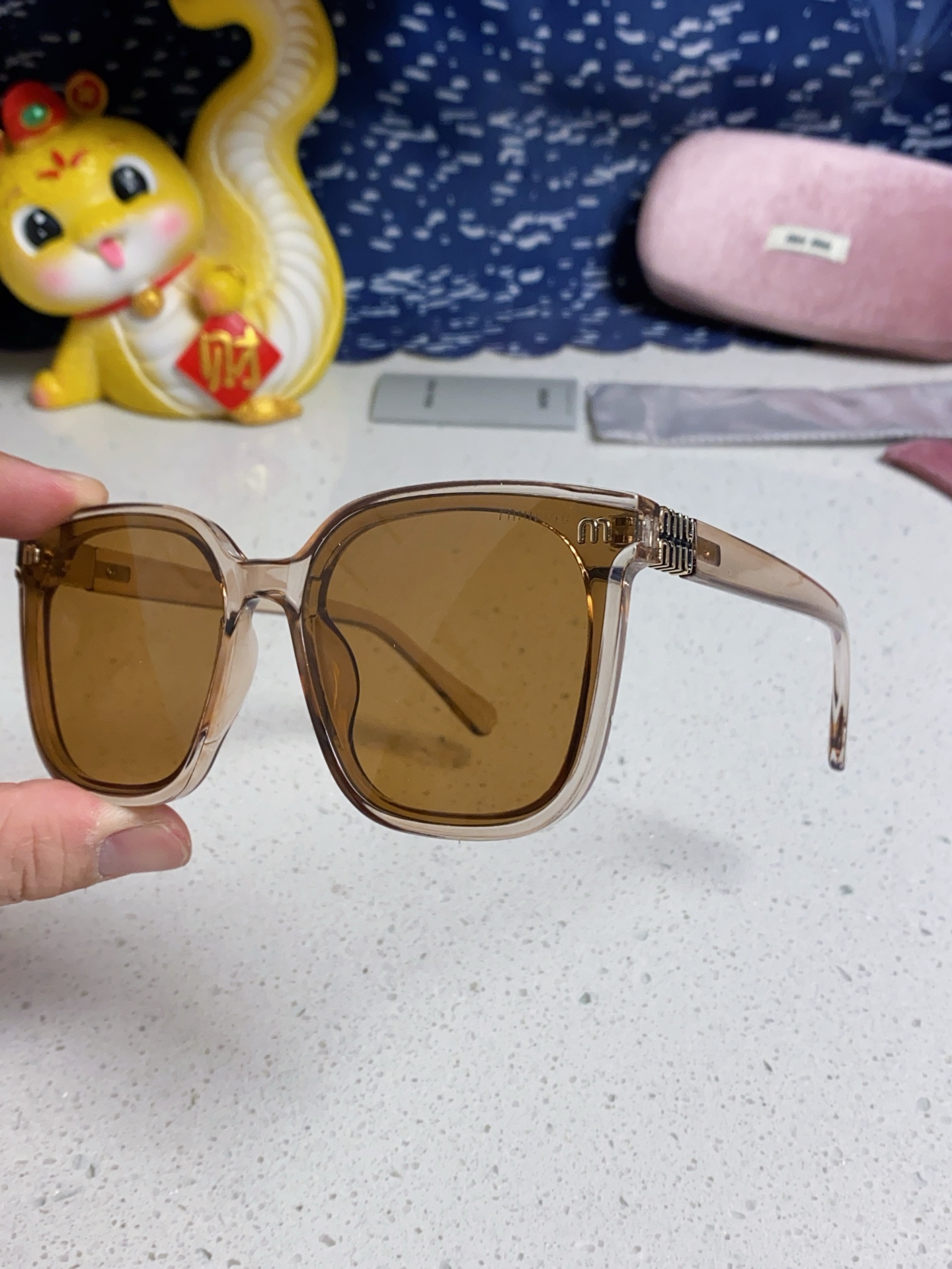 MIU MIU ミウミウ サングラス レディース フレーム サングラス 2025年新作 韓国風 大判 丸みカット UVカット ブラウン 多色展開 - 画像 9