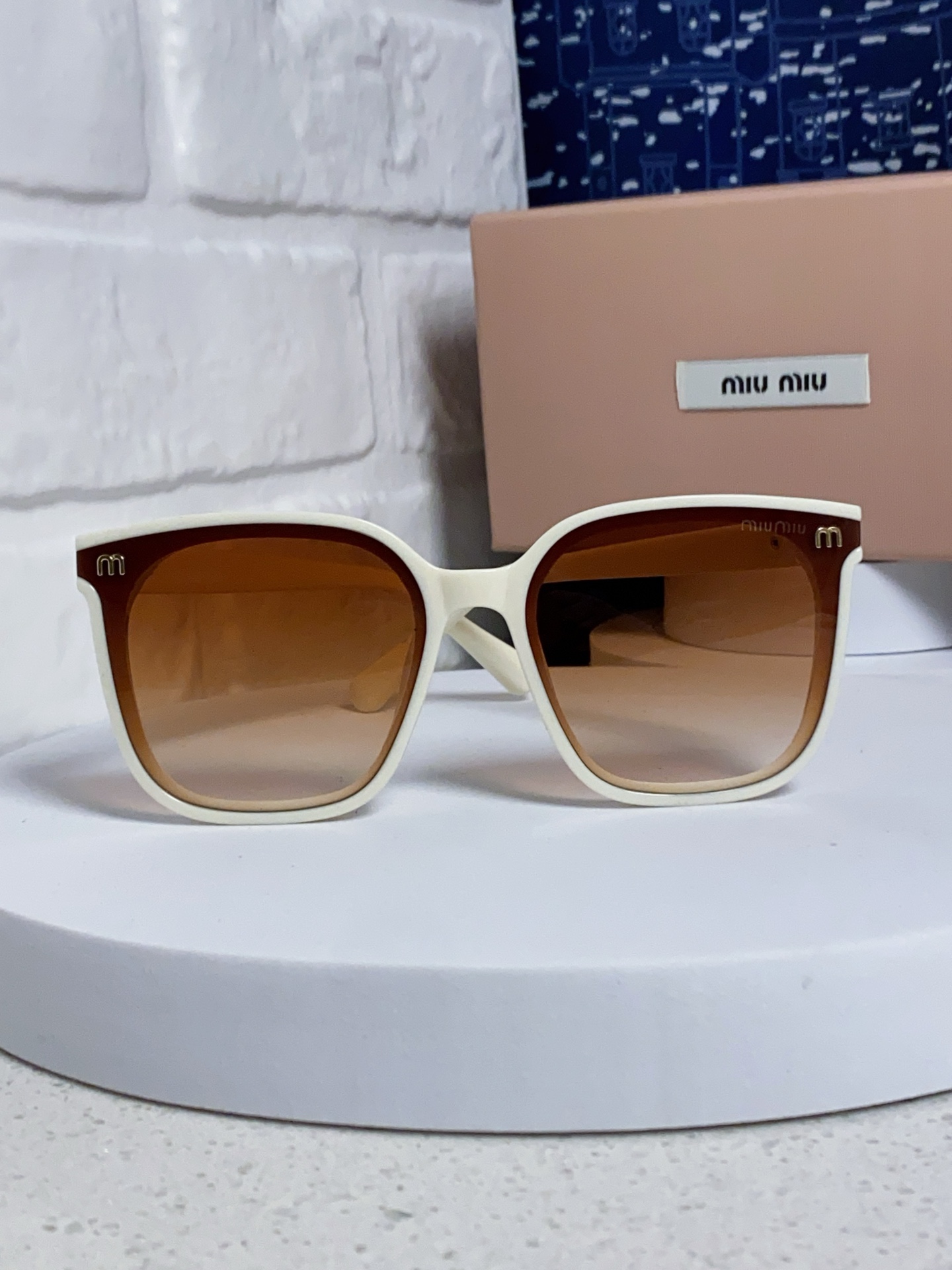 MIU MIU ミウミウ サングラス フレーム メンズ レディース 2025年新作 有効紫外線カット ホワイト パープル ブラック ピンク ブラウン トースト 6色展開 - 画像 5