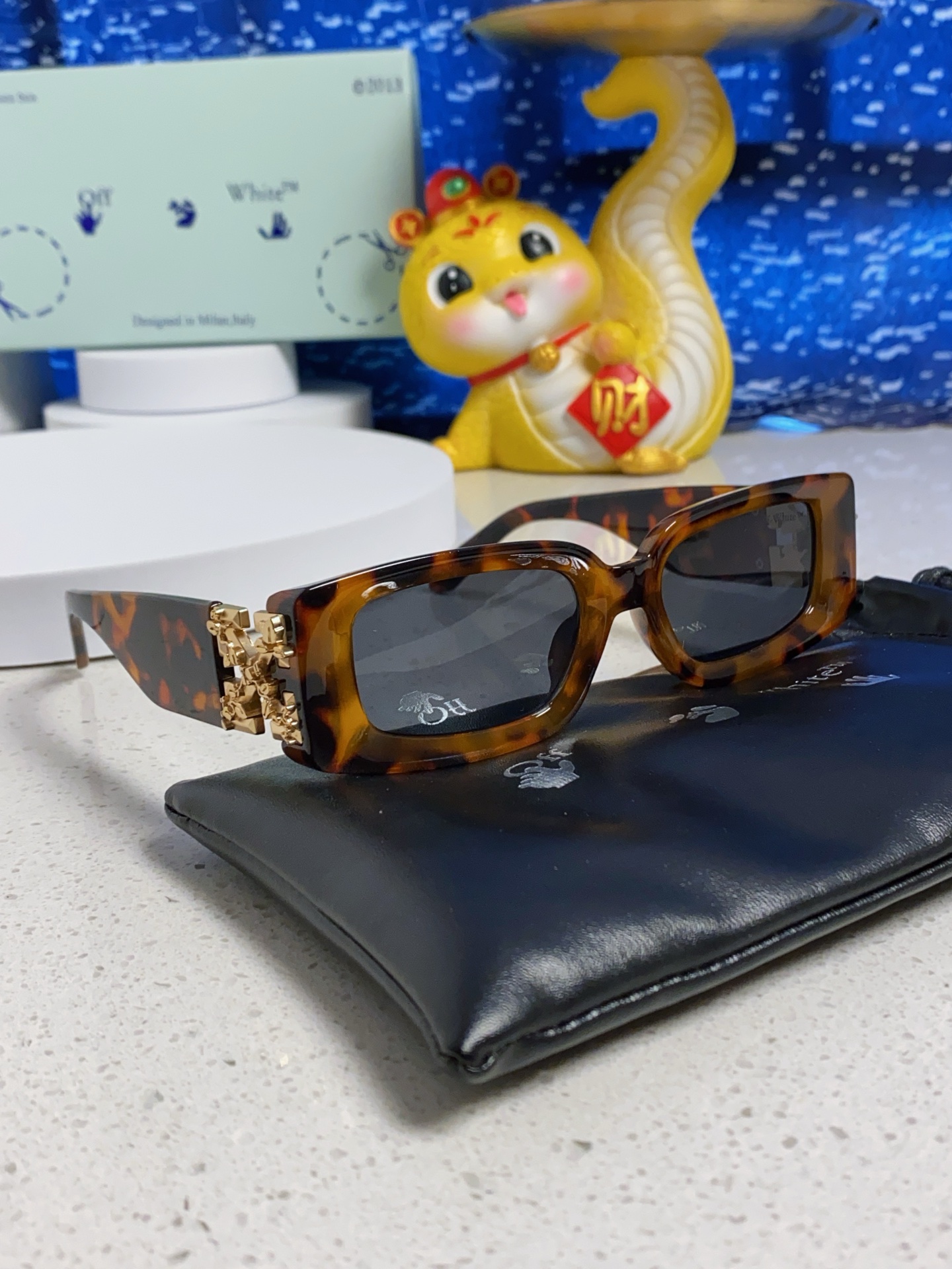 Off-White オフホワイト サングラス メンズ レディース フラットレンズ レトロ テンプルにロゴ 多色展開 - 画像 2