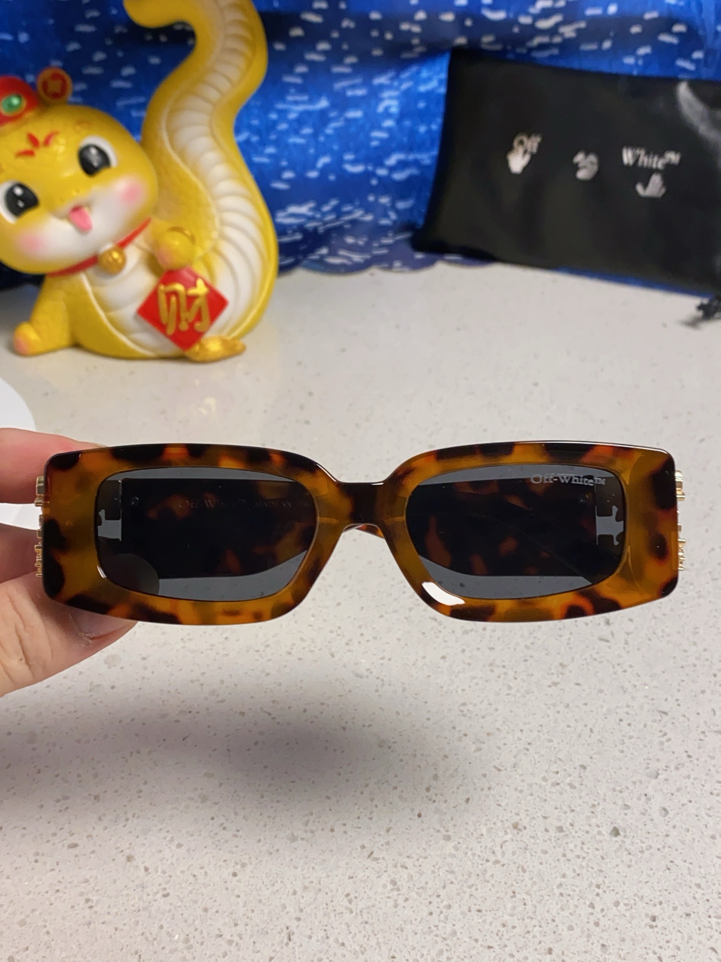 Off-White オフホワイト サングラス メンズ レディース フラットレンズ レトロ テンプルにロゴ 多色展開 - 画像 8