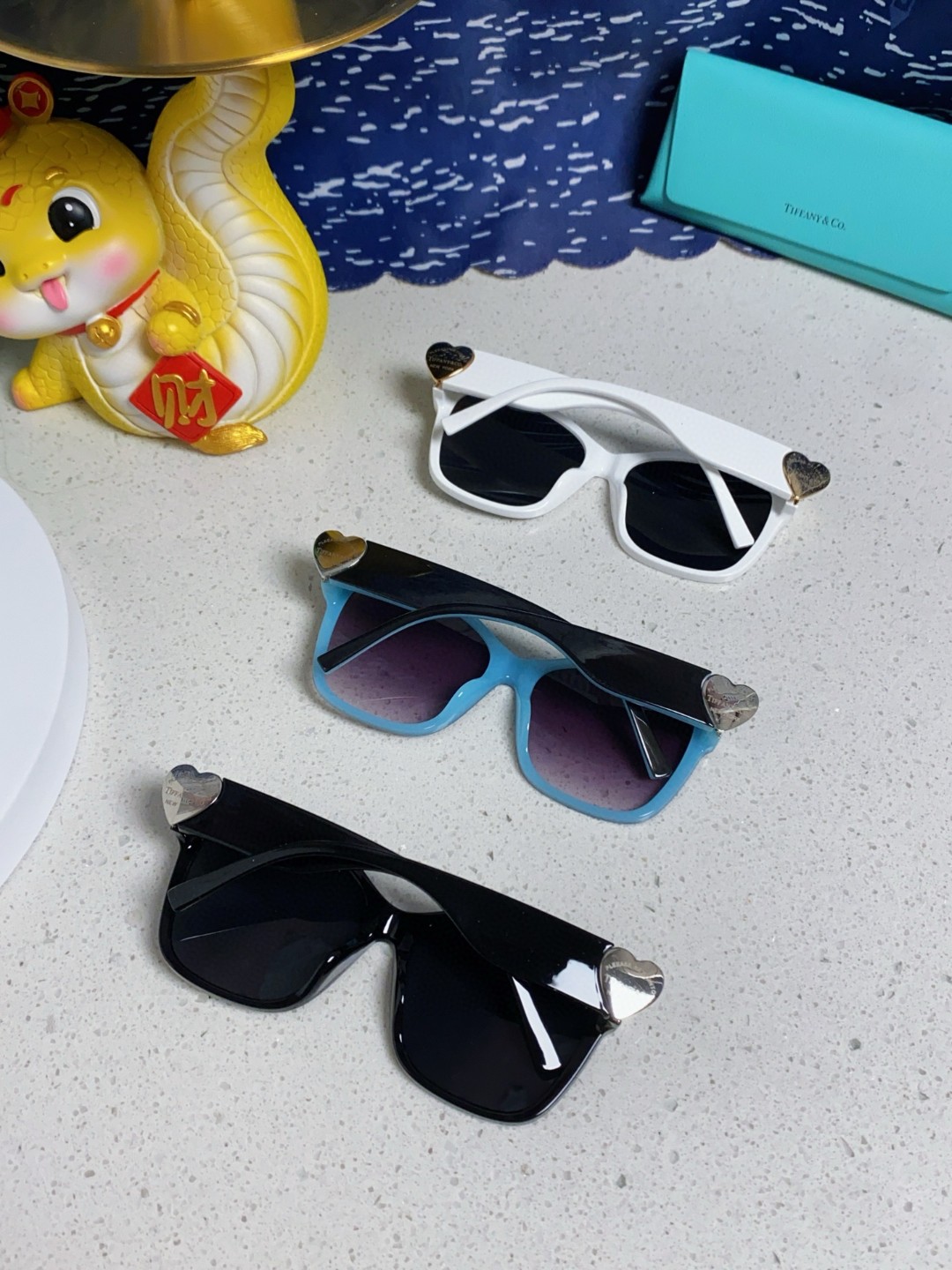TIFFANY & Co. ティファニー サングラス 偏光 メンズ レディース 方形 0TF4216F ブラック ホワイト ブルー 三色展開 - 画像 2
