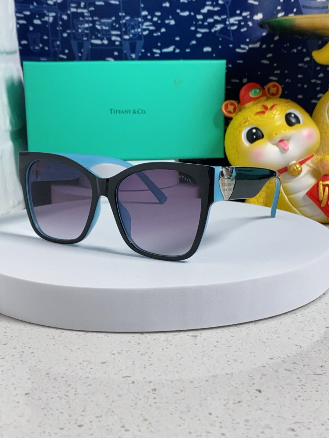 Tiffany & Co. ティファニー サングラス レディース メンズ 偏光 サングラス 方形 0TF4216F_31142 黒 ブルー ホワイト 多色展開