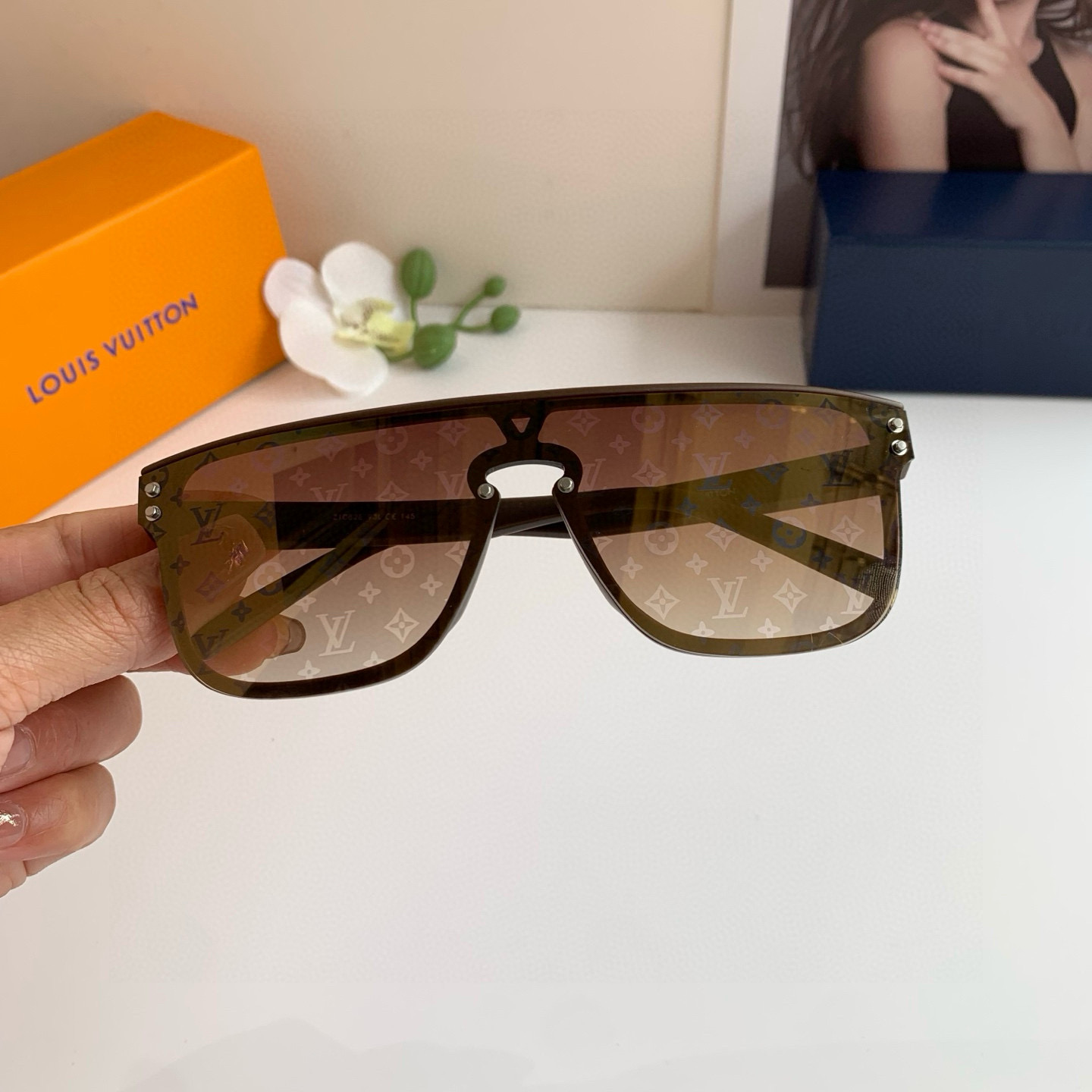 LV ルイヴィトン サングラス フレーム一体型 シルバーフレーム ブラック ブラウン レディース メンズ 31260 - 画像 3