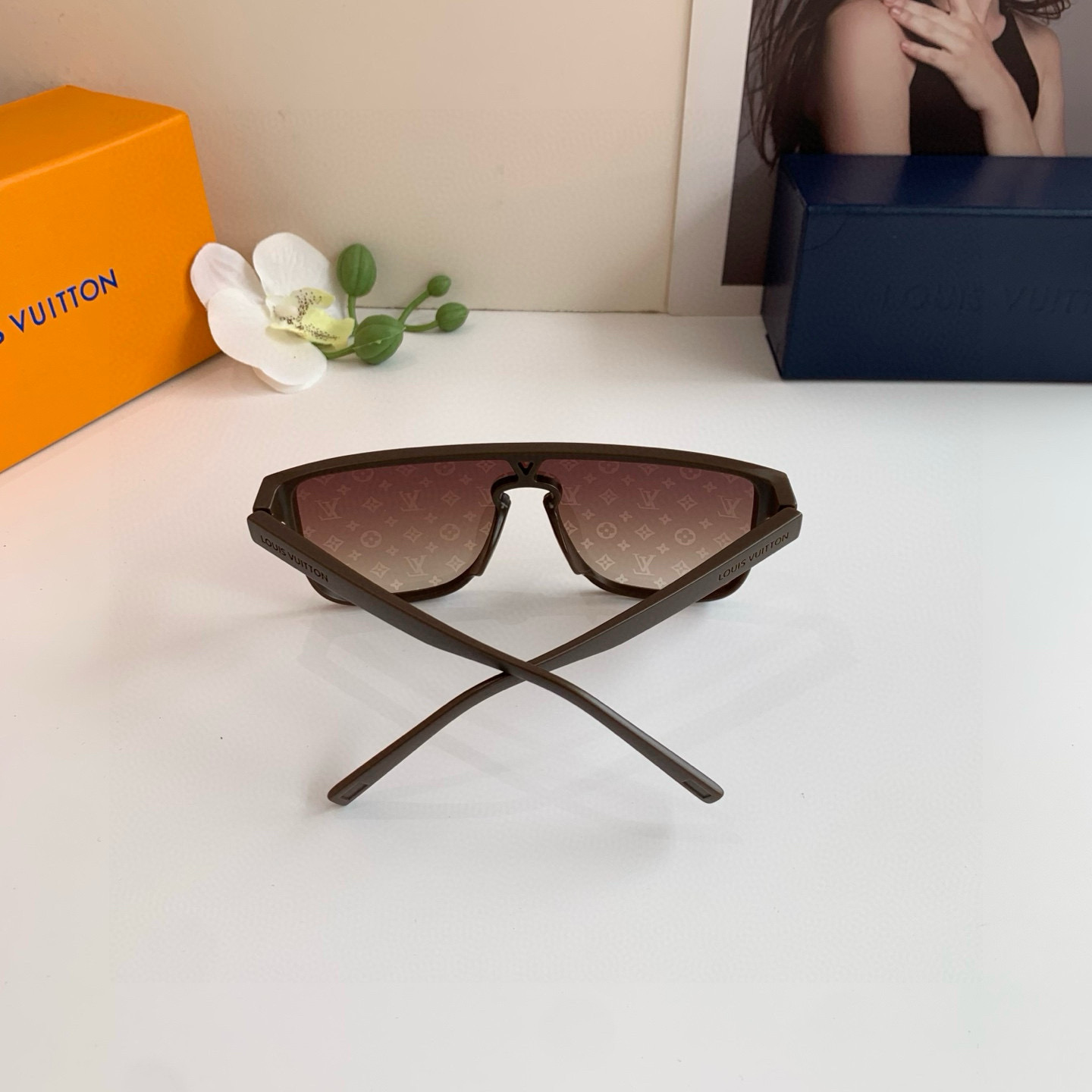 LV ルイヴィトン サングラス フレーム一体型 シルバーフレーム ブラック ブラウン レディース メンズ 31260 - 画像 8