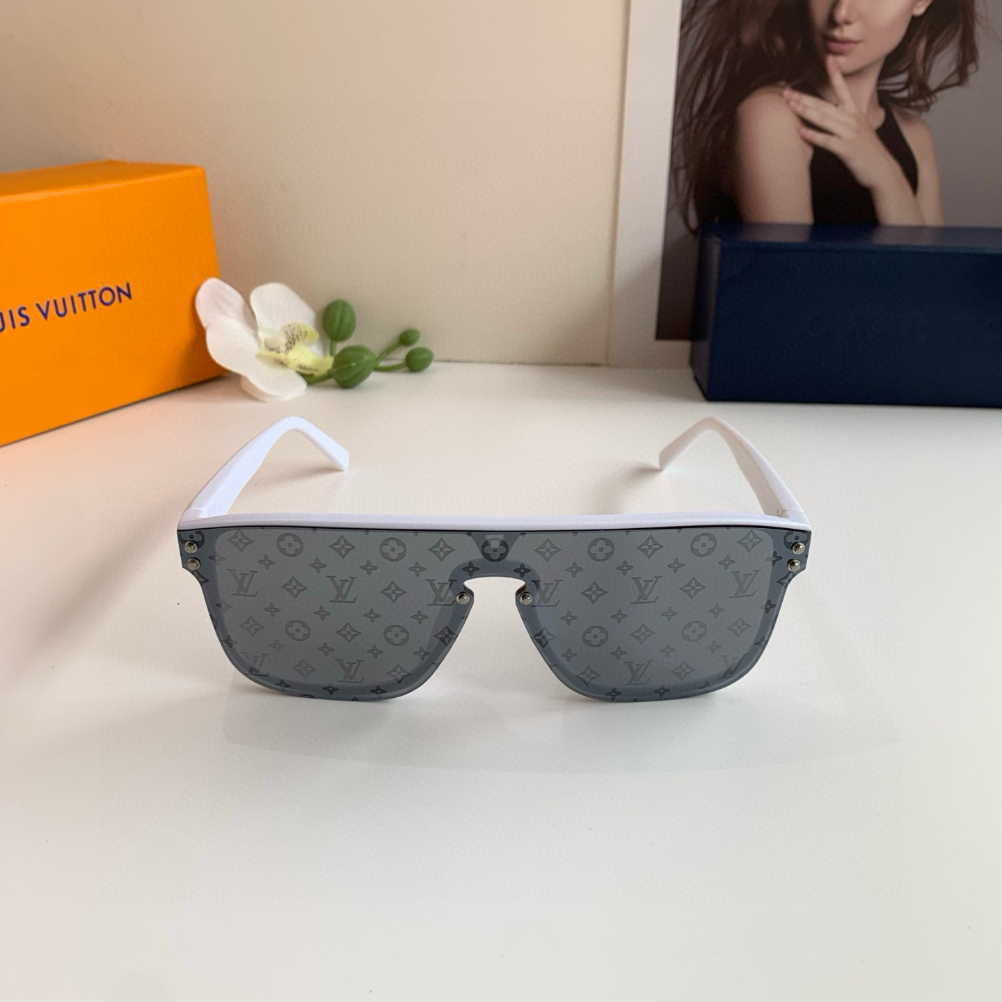 LV ルイヴィトン メガネ フラットシェイプ サングラス メンズ レディース 限定モデル ホワイト ブラック - 画像 4