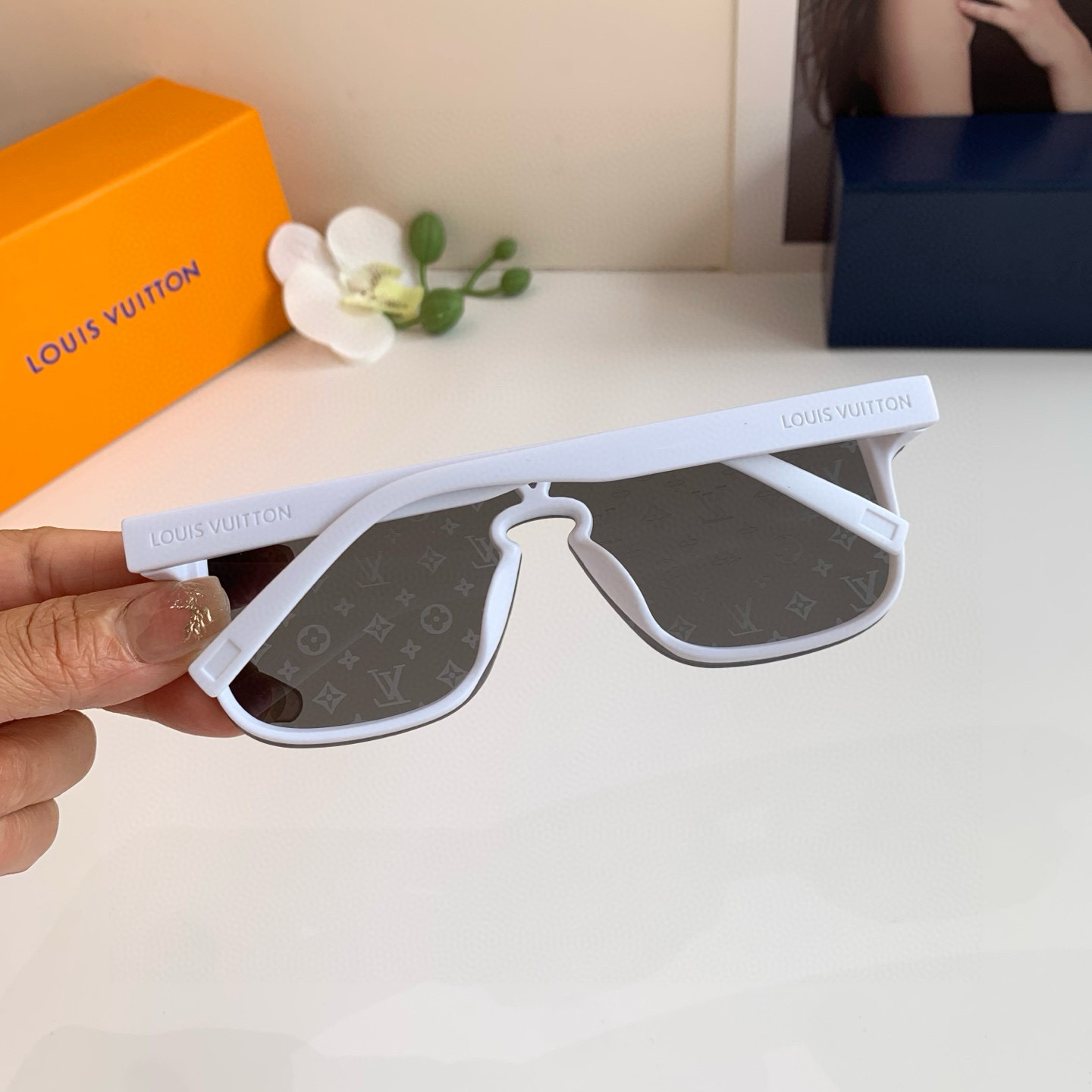 LV ルイヴィトン メガネ フラットシェイプ サングラス メンズ レディース 限定モデル ホワイト ブラック - 画像 5