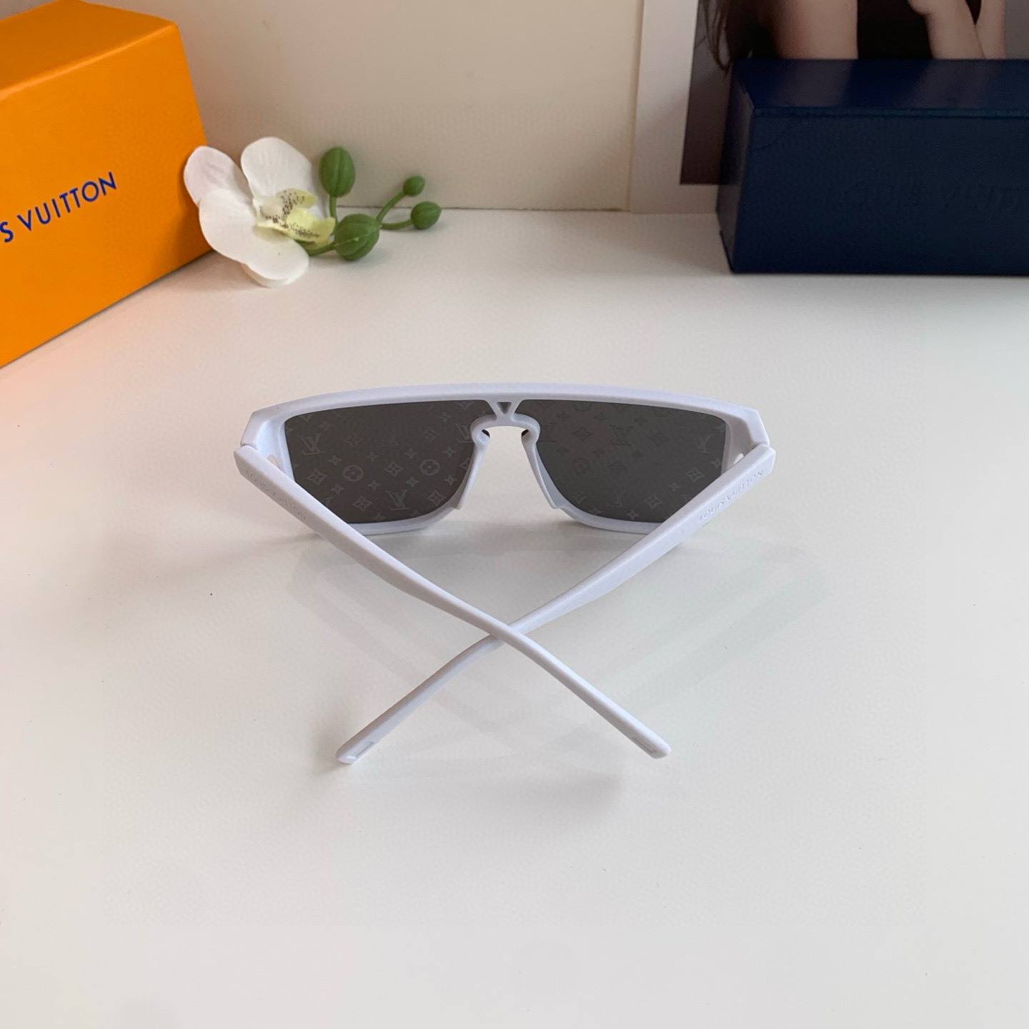 LV ルイヴィトン メガネ フラットシェイプ サングラス メンズ レディース 限定モデル ホワイト ブラック - 画像 7