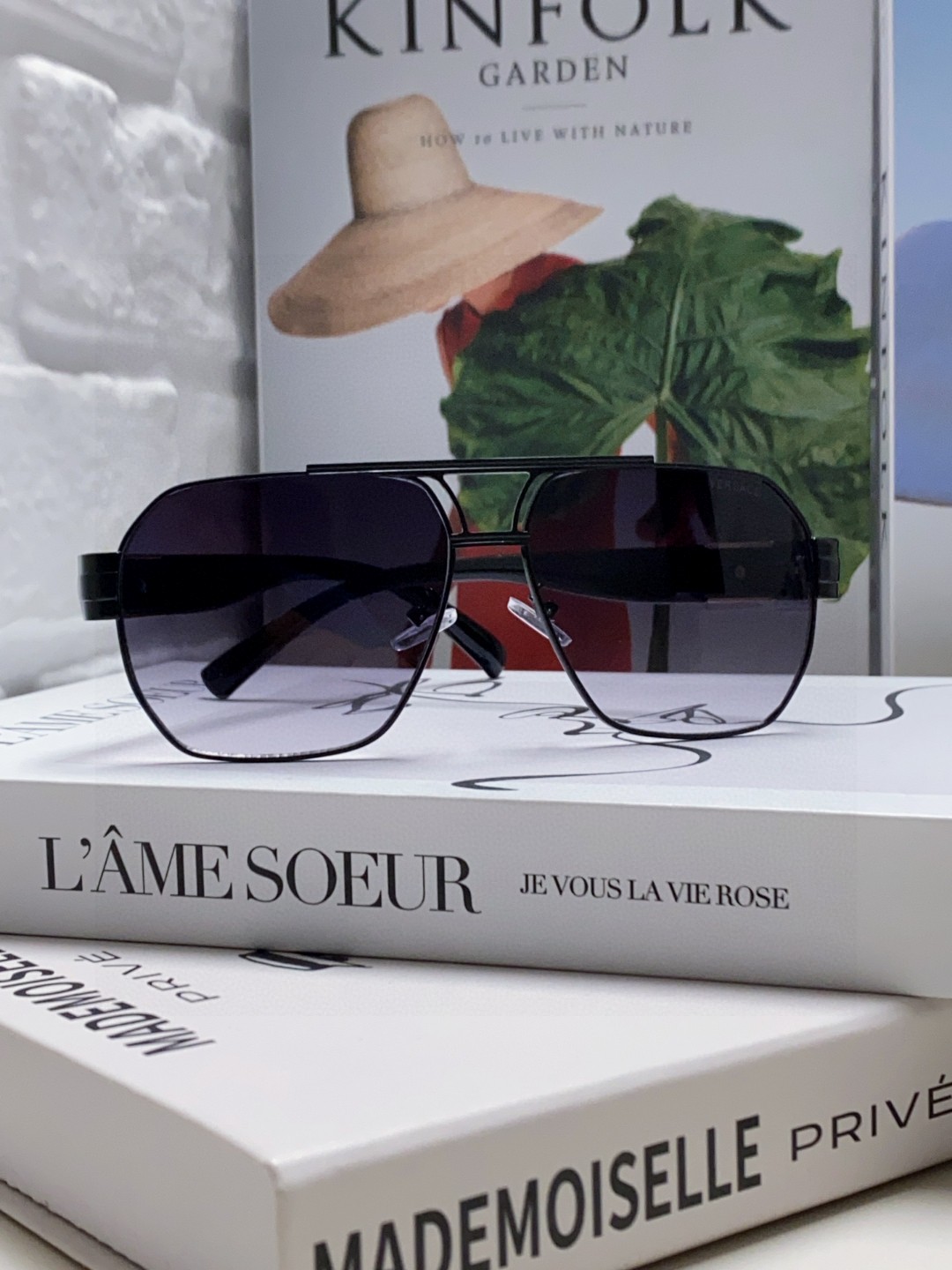 VERSACE ヴェルサーチ サングラス フラットシェイプ トゥルーメタル メンズ レディース ゴールド メデューサ ロゴ 4色展開 - 画像 2