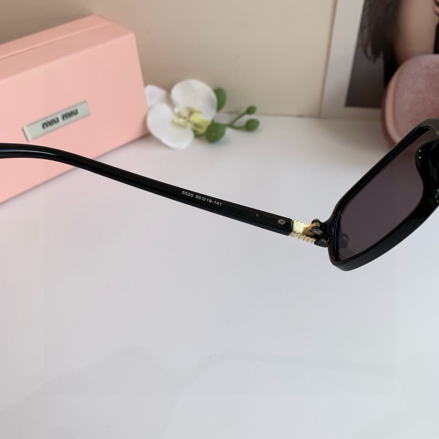 MIU MIU ミウミウ サングラス レディース 小顔効果 フレーム 5520 ブラック ブラウン 2色展開 - 画像 8