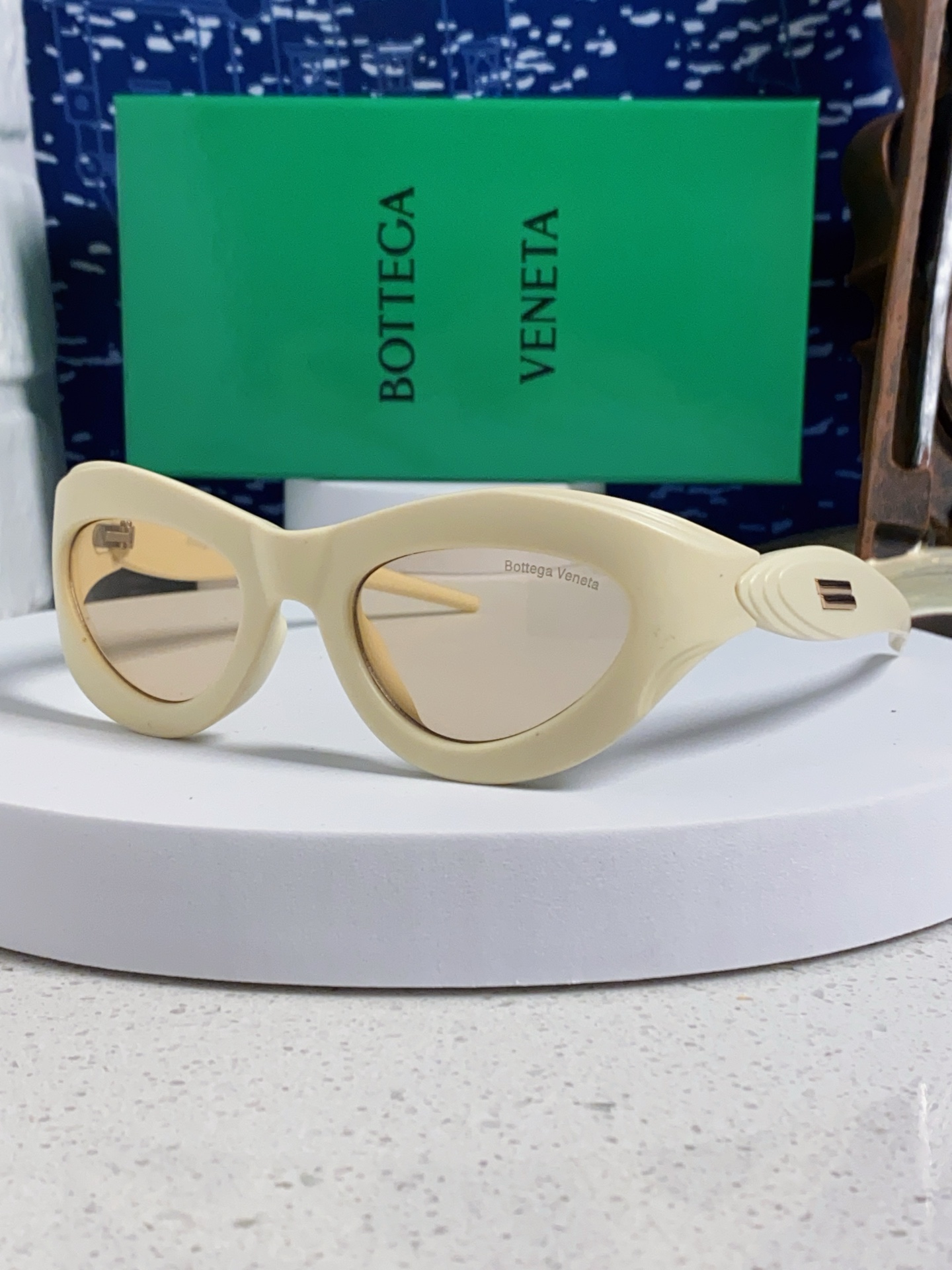 BOTTEGA VENETA ボッテガヴェネタ サングラス 2025年新作 未来感 ヤング レディース メンズ マスク対応 多色展開