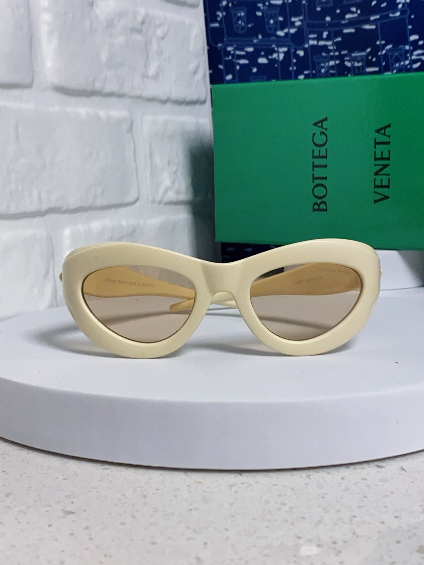 BOTTEGA VENETA ボッテガヴェネタ サングラス 2025年新作 未来感 ヤング レディース メンズ マスク対応 多色展開 - 画像 5