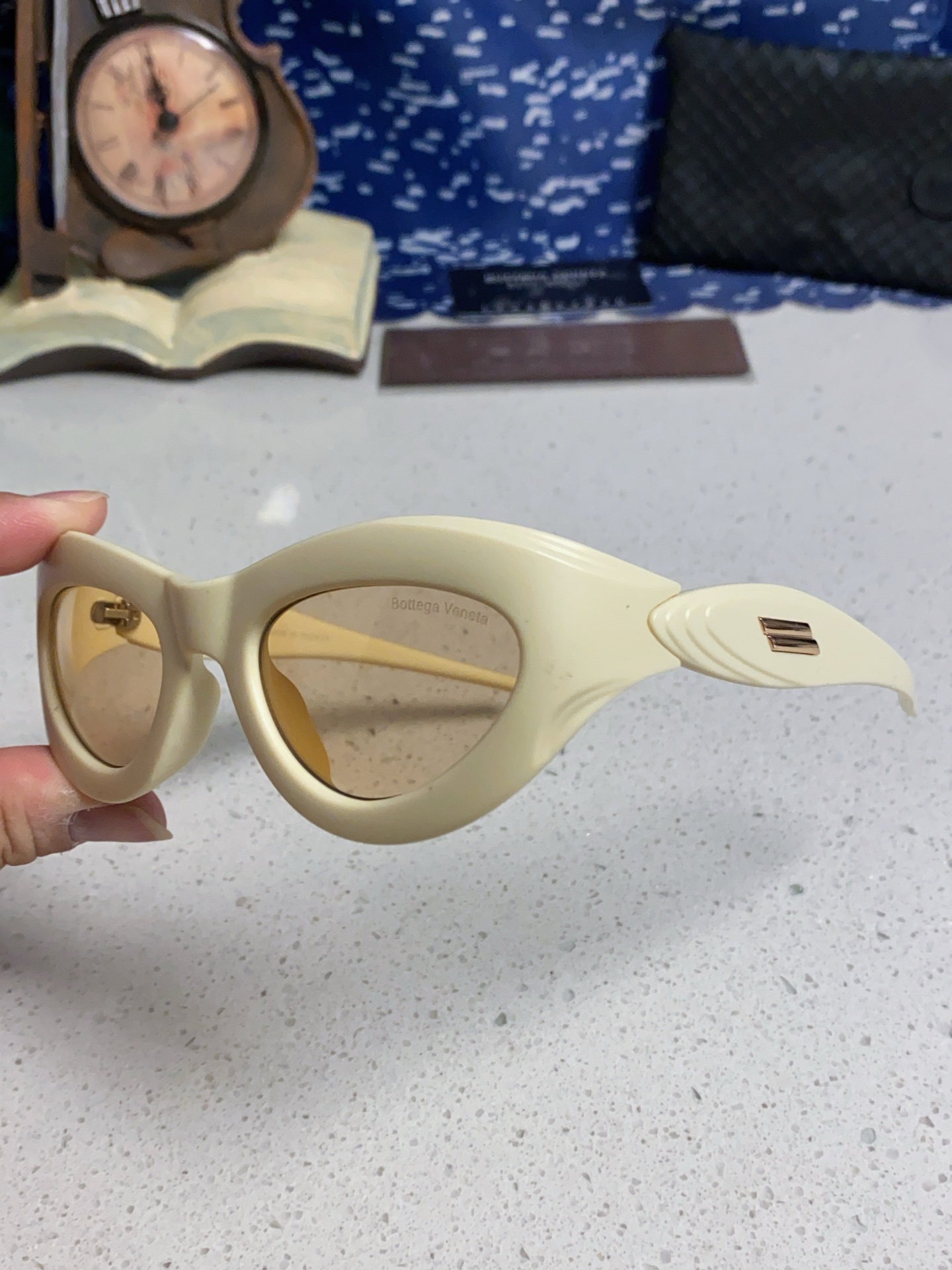 BOTTEGA VENETA ボッテガヴェネタ サングラス 2025年新作 未来感 ヤング レディース メンズ マスク対応 多色展開 - 画像 9