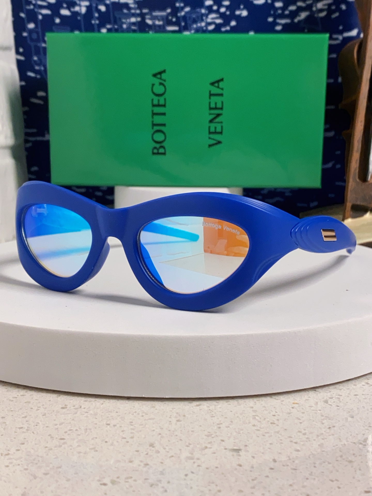BOTTEGA VENETA ボッテガヴェネタ サングラス 2025年新作 ユニセックス 未来感 レディース メンズ ブルー 多色展開 - 画像 6