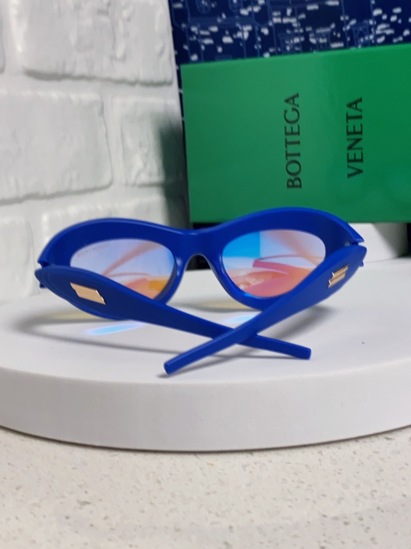 BOTTEGA VENETA ボッテガヴェネタ サングラス 2025年新作 ユニセックス 未来感 レディース メンズ ブルー 多色展開 - 画像 8