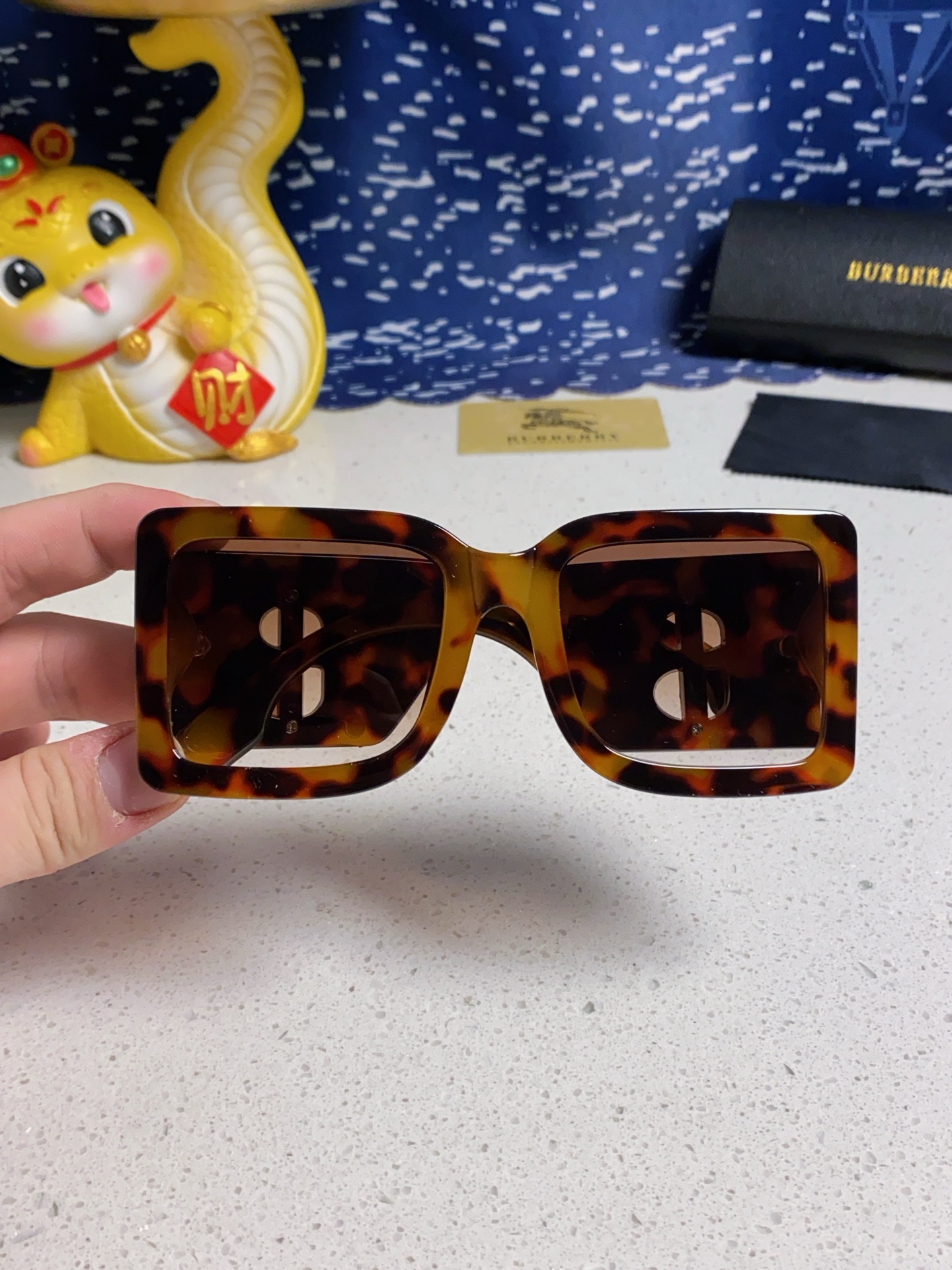 BURBERRY バーバリー サングラス メンズ レディース 大きめ フレーム TBロゴ 25年新款 BE4406U 蜂蜜色 多色展開 - 画像 7