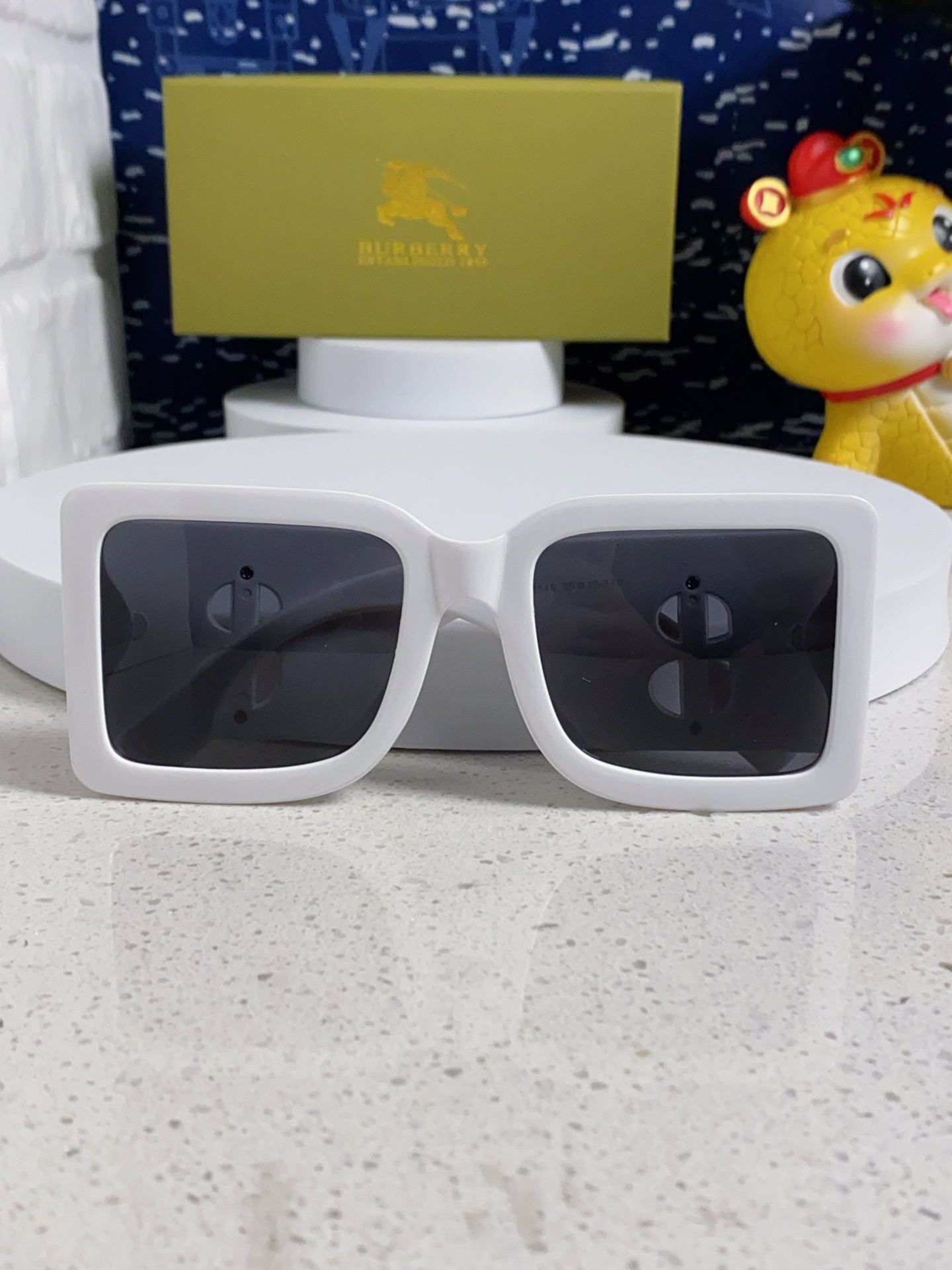 BURBERRY バーバリー サングラス 25年新款 BE4406U 大サイズ Bロゴ トレンド レディース ホワイト 多色展開 - 画像 8