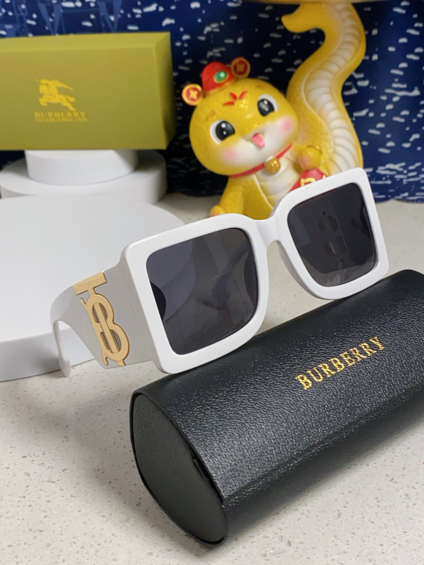 BURBERRY バーバリー サングラス 25年新款 BE4406U 大サイズ Bロゴ トレンド レディース ホワイト 多色展開 - 画像 9