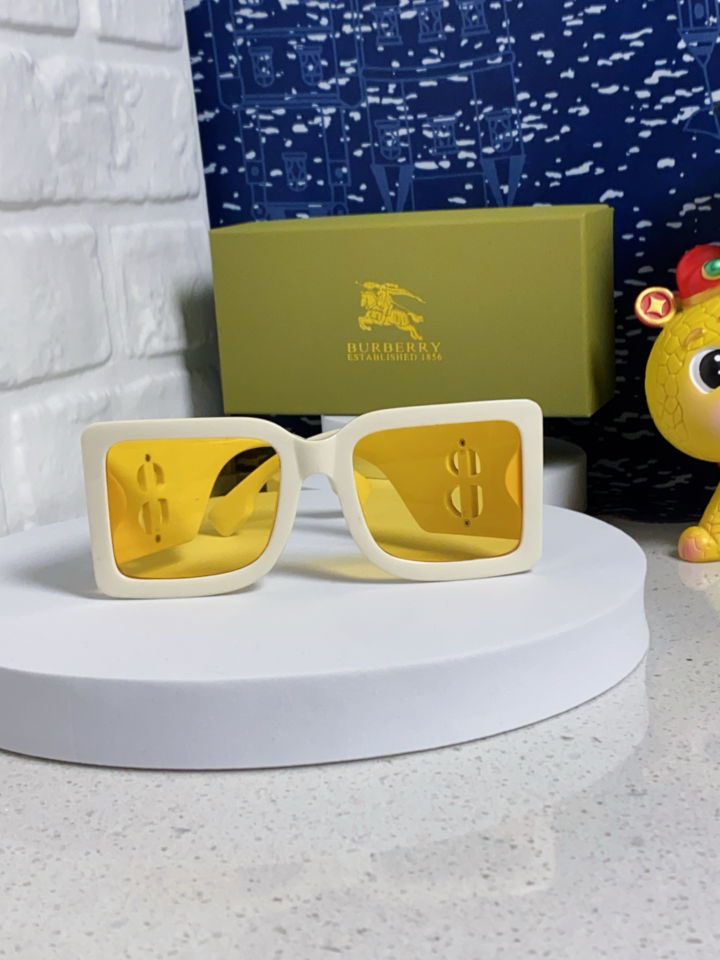 BURBERRY バーバリー サングラス 大サイズ フレーム 25年新作 BE4406U レディース ファッション 多色展開 - 画像 3