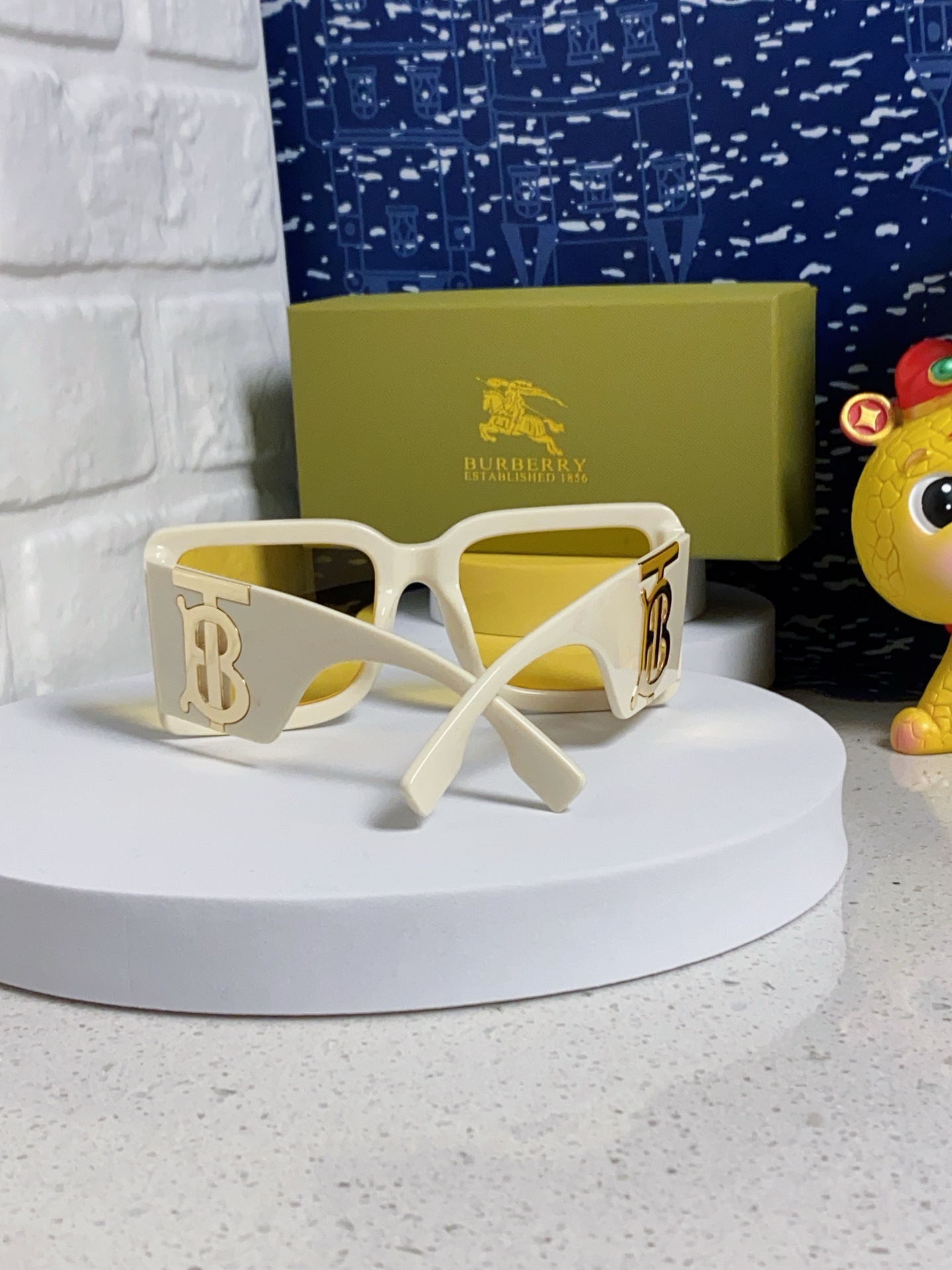 BURBERRY バーバリー サングラス 大サイズ フレーム 25年新作 BE4406U レディース ファッション 多色展開 - 画像 4