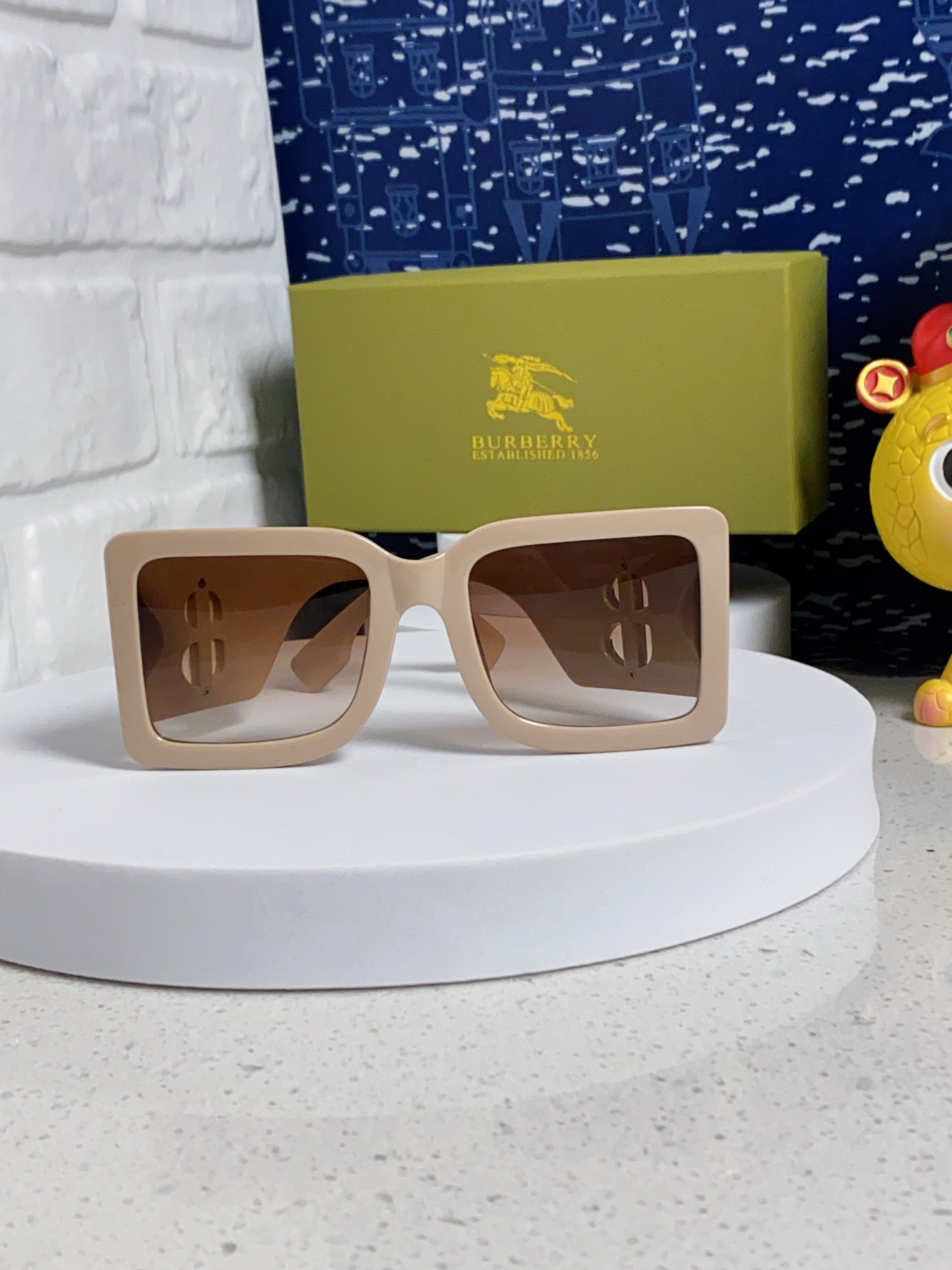 BURBERRY バーバリー サングラス BE4406U 大サイズ Bロゴ フレーム レディース ピンク 多色展開 - 画像 5