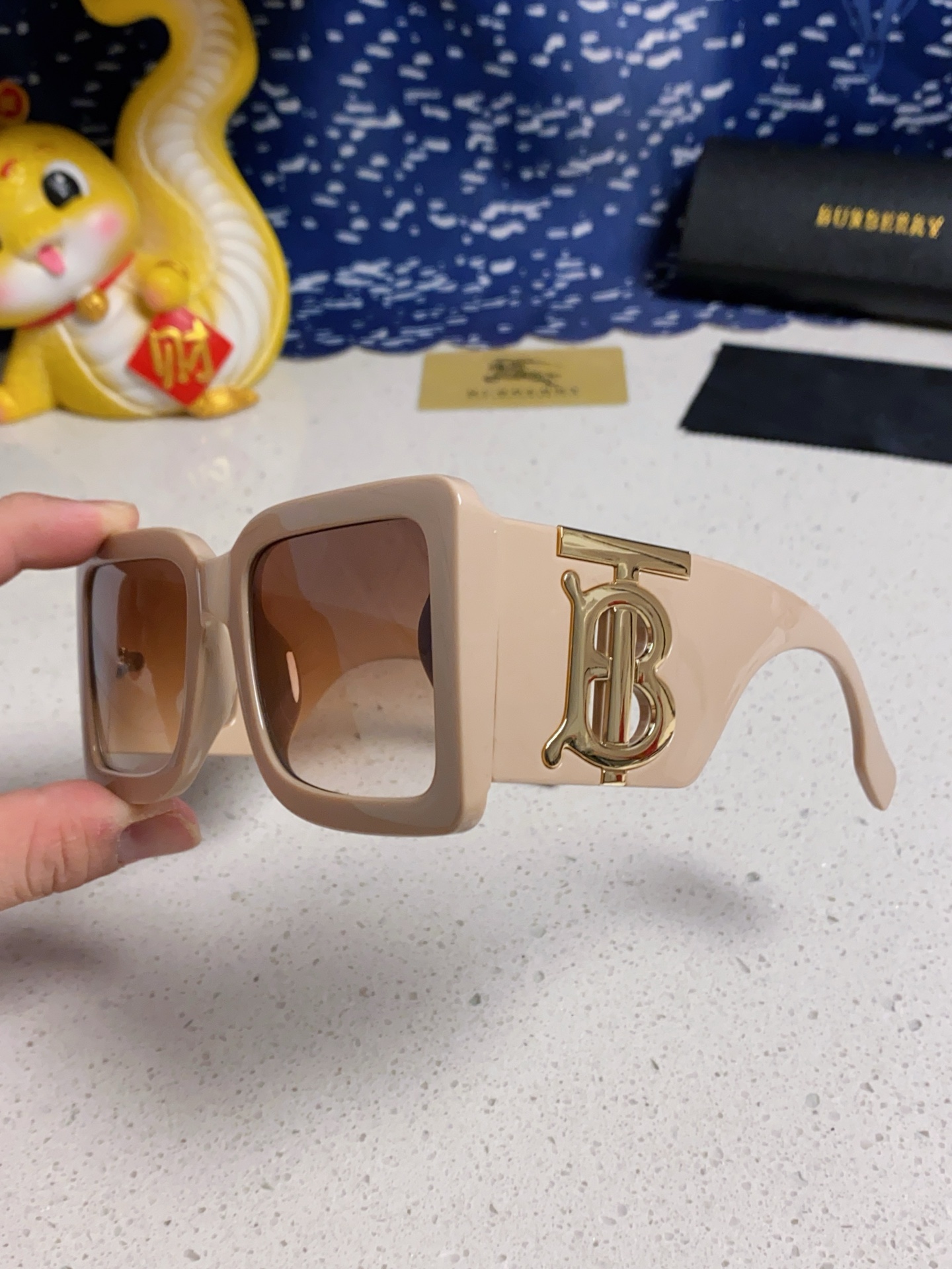 BURBERRY バーバリー サングラス BE4406U 大サイズ Bロゴ フレーム レディース ピンク 多色展開 - 画像 9