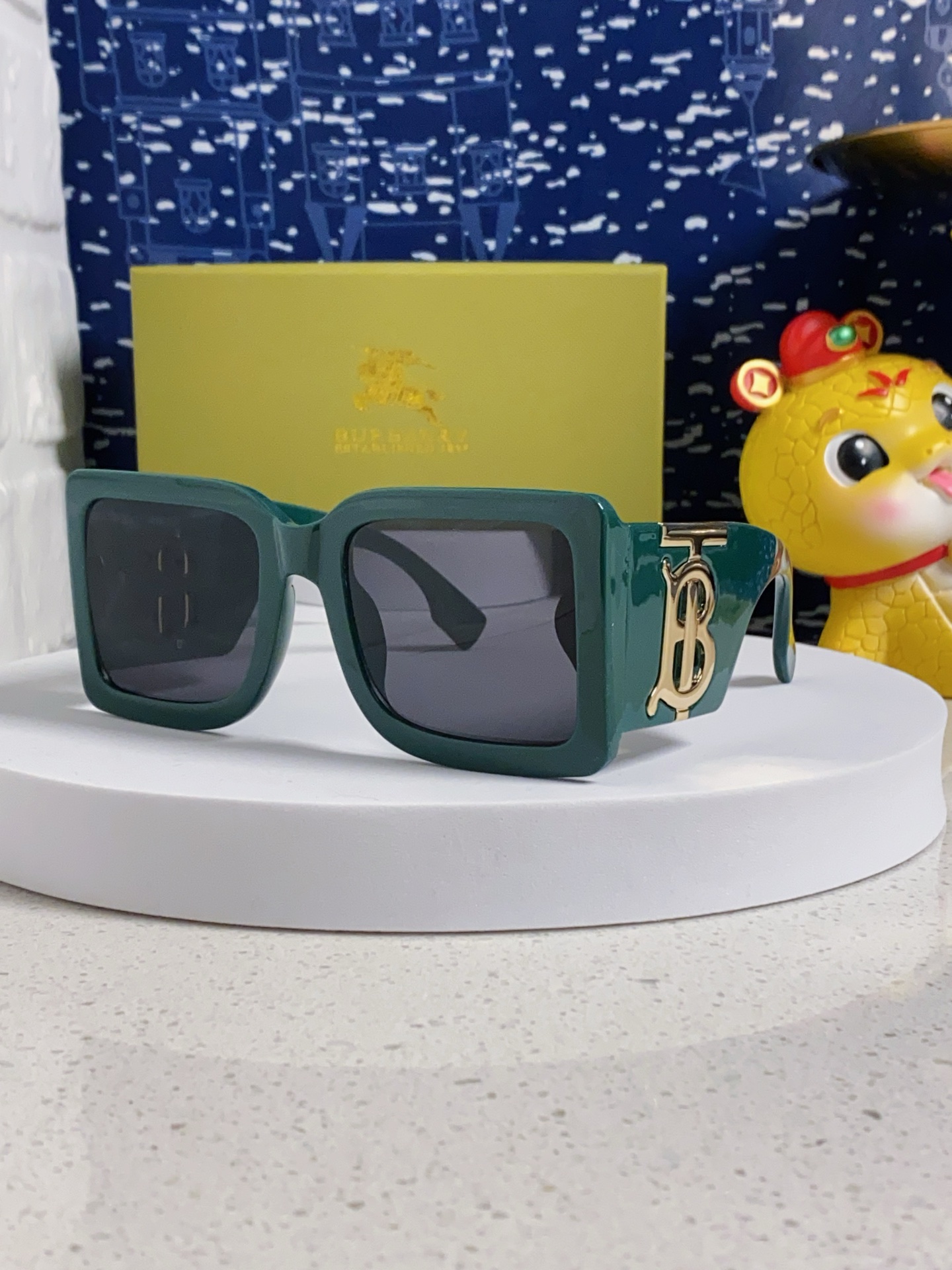 BURBERRY バーバリー サングラス BE4406U 大サイズ Bロゴ クラシック フレーム レディース グリーン 多色展開