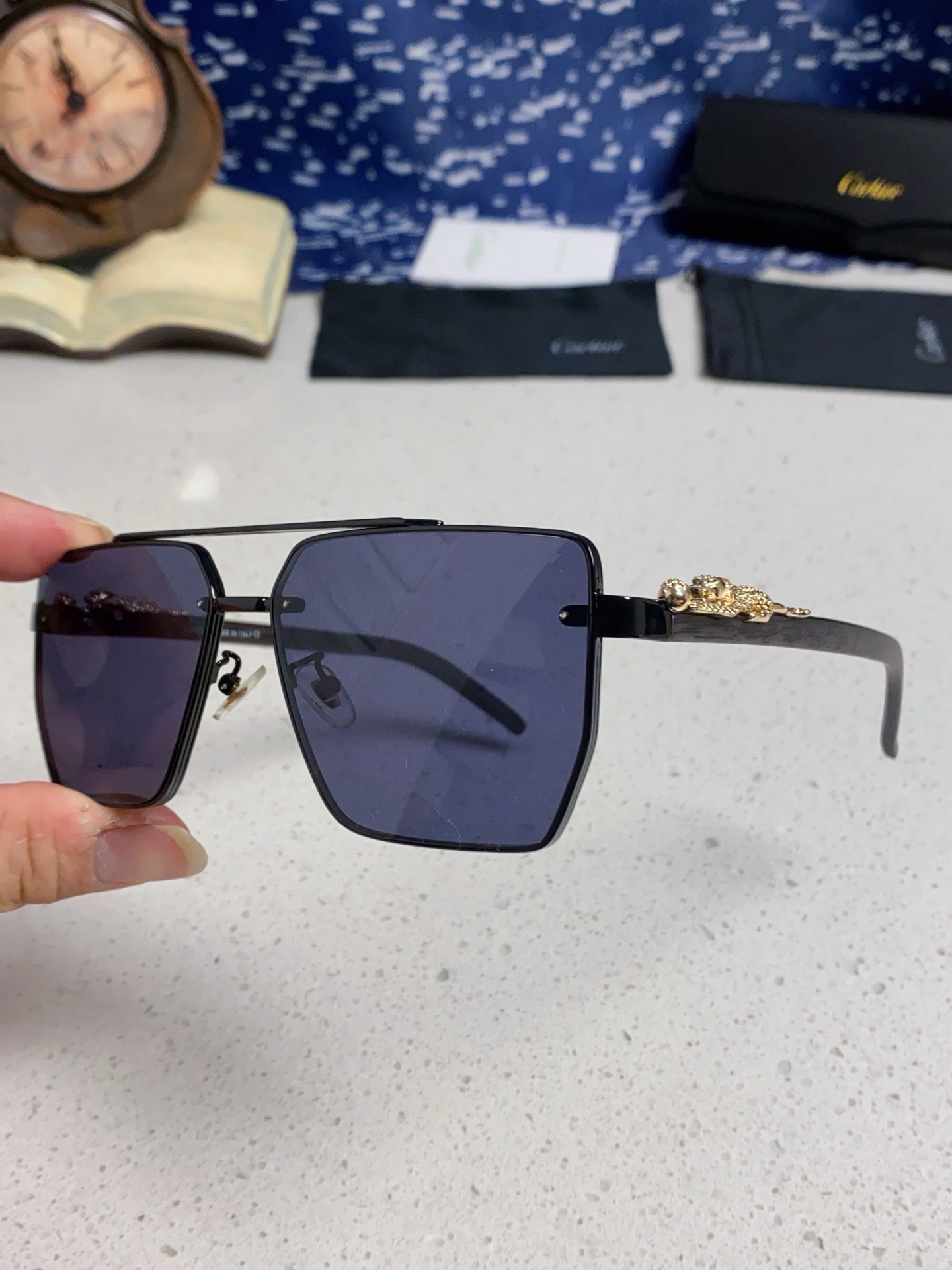 Cartier カルティエ フレームサングラス フレームタイプ メンズ レディース プラネット デザイン 2025 新作 ブラック 多色展開 - 画像 9