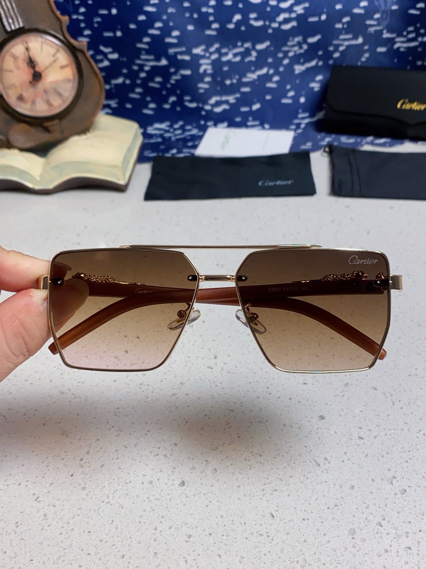 Cartier カルティエ フレームサングラス ペンギンモデル デザイン ゴールド ブラウン レディース 多色展開 - 画像 7