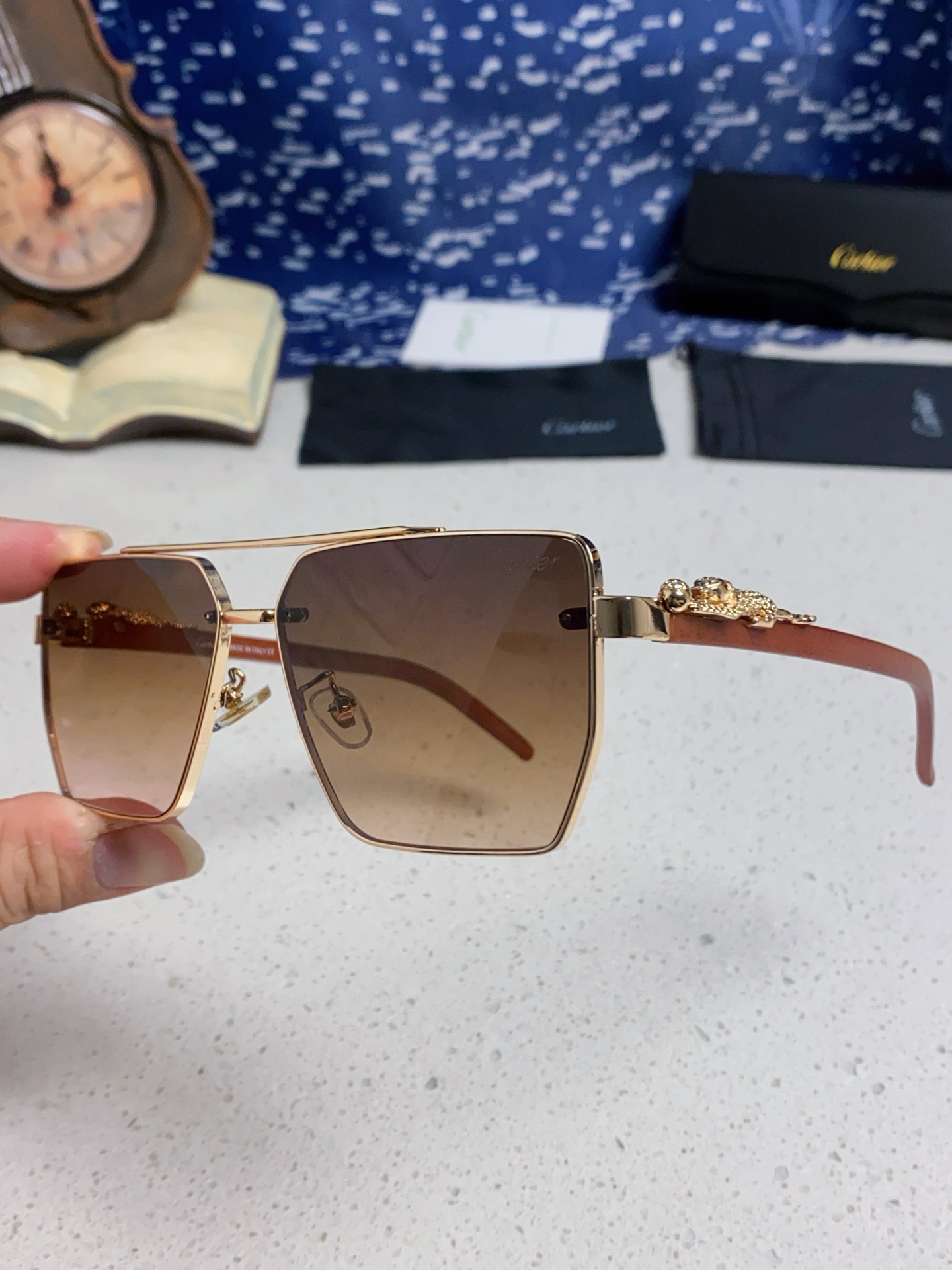 Cartier カルティエ フレームサングラス ペンギンモデル デザイン ゴールド ブラウン レディース 多色展開 - 画像 9