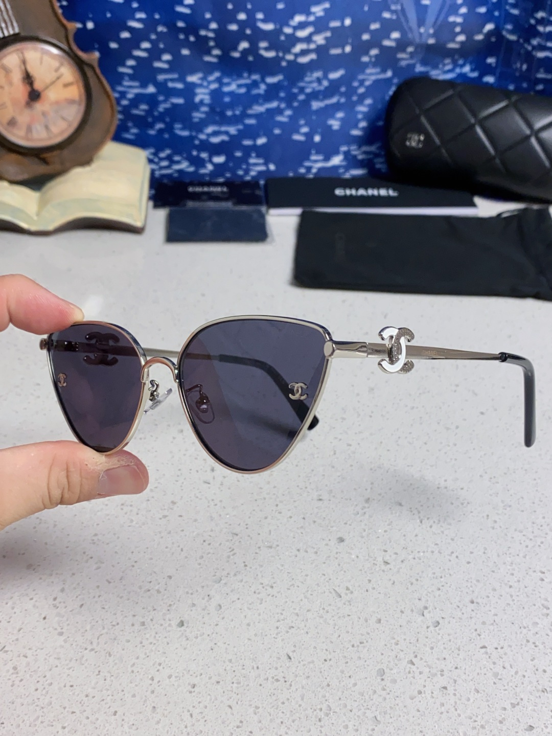 CHANEL シャネル サングラス フェイス形状：丸みを帯びた猫目型 レディース 通勤 シルバー ブラック ブラウン 多色展開 - 画像 9
