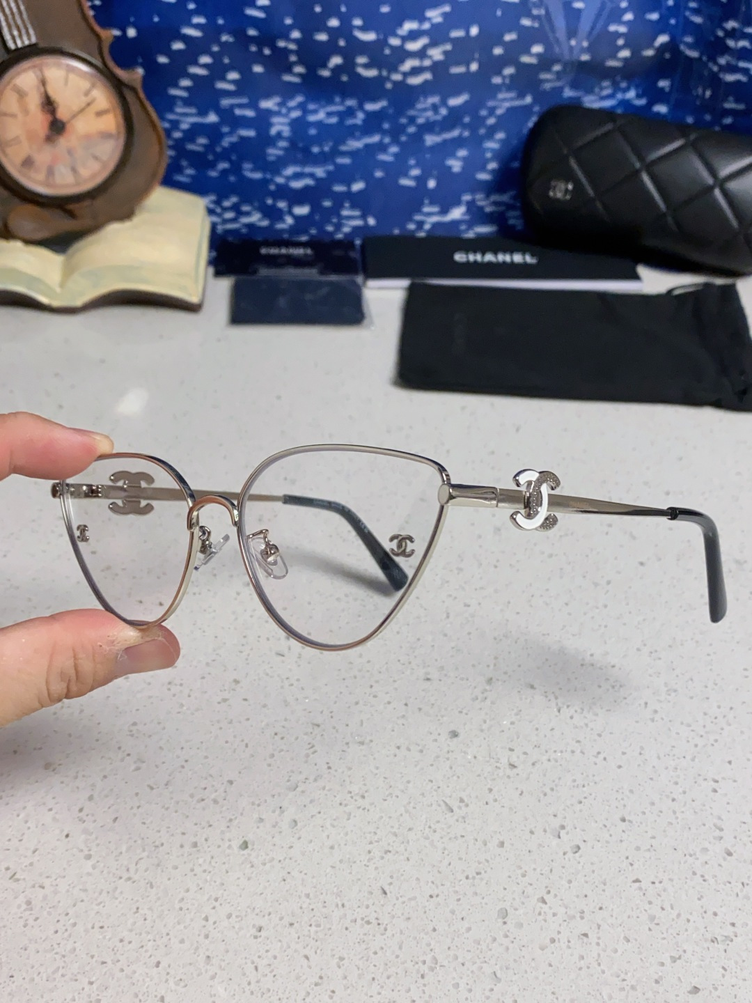 CHANEL シャネル サングラス フラットシェイプ レディース 顔型カバーフレーム 金属フレーム 2色展開 - 画像 8